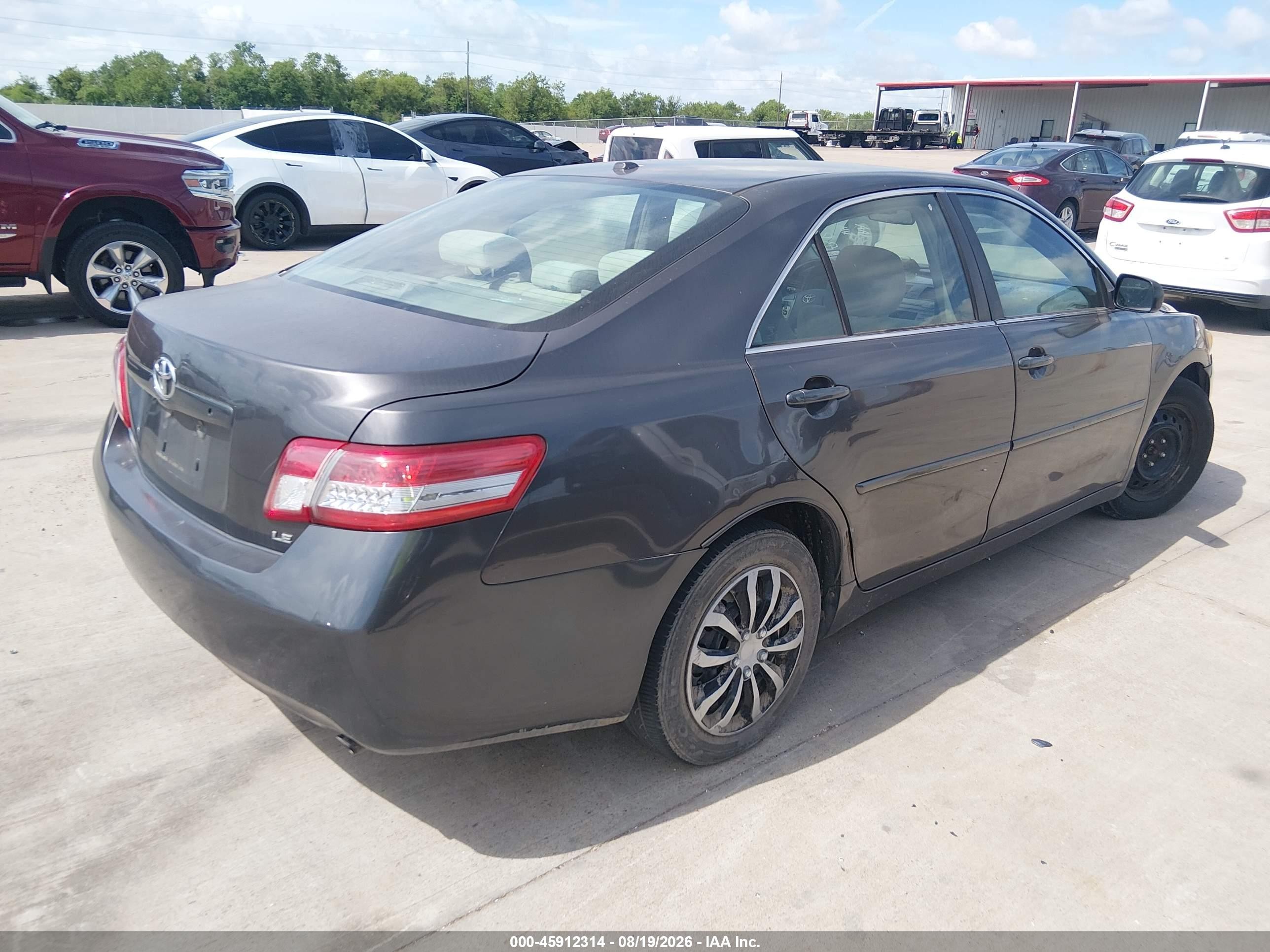 2011 Toyota Camry Le Серый vin: 4T4BF3EK3BR159708
