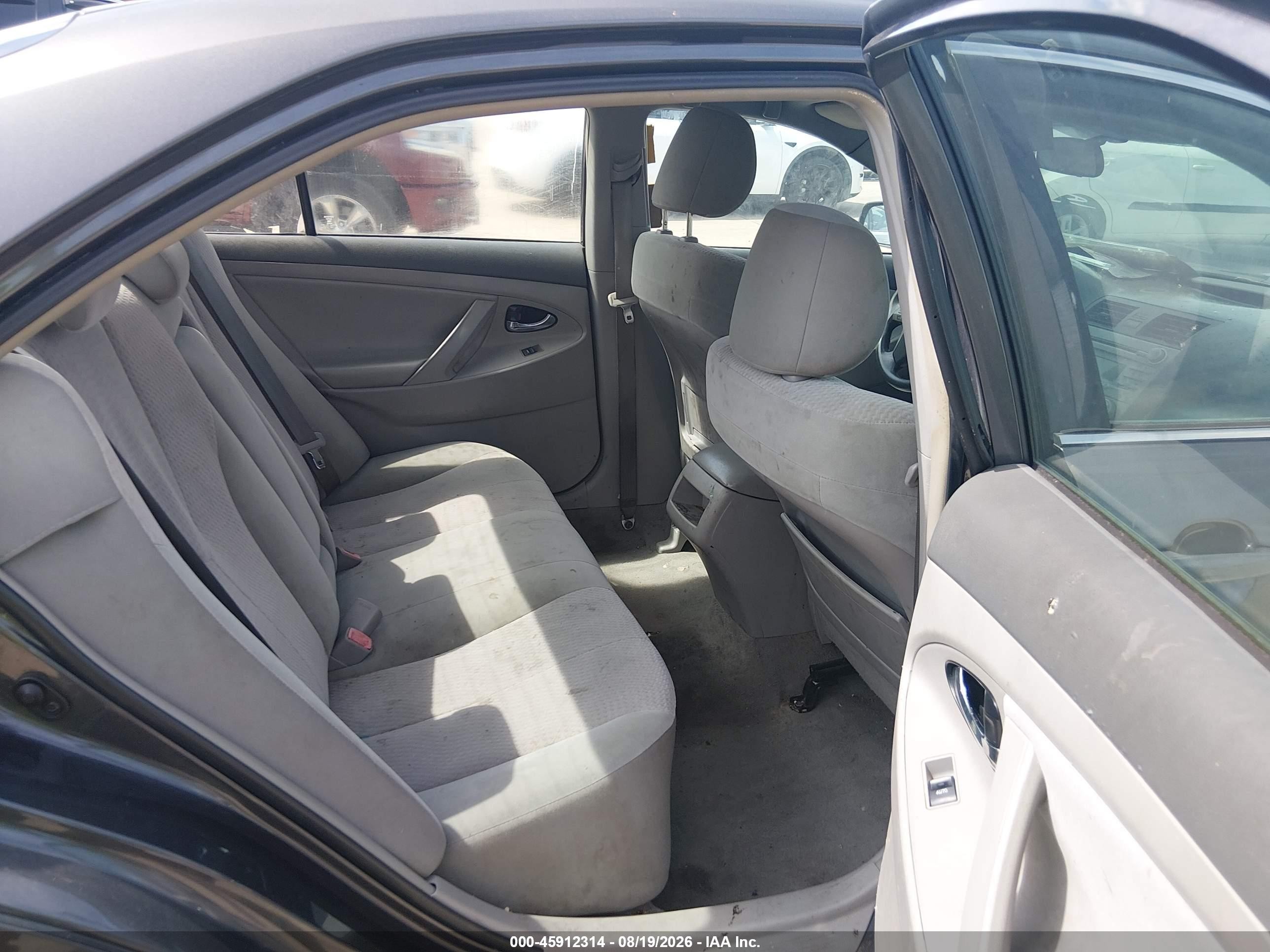 2011 Toyota Camry Le Серый vin: 4T4BF3EK3BR159708