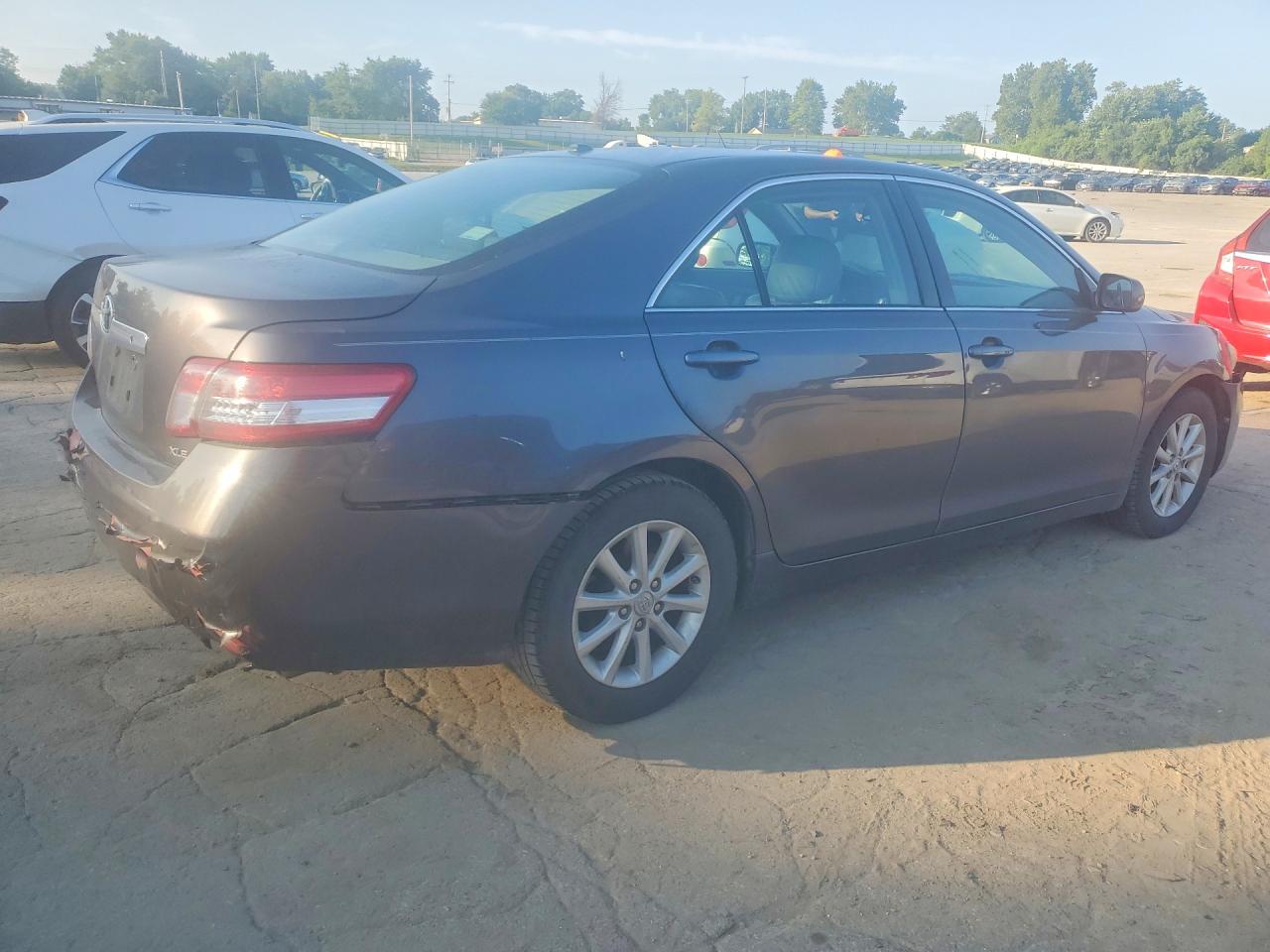 2011 Toyota Camry Xle Gray vin: 4T4BF3EK3BR165072