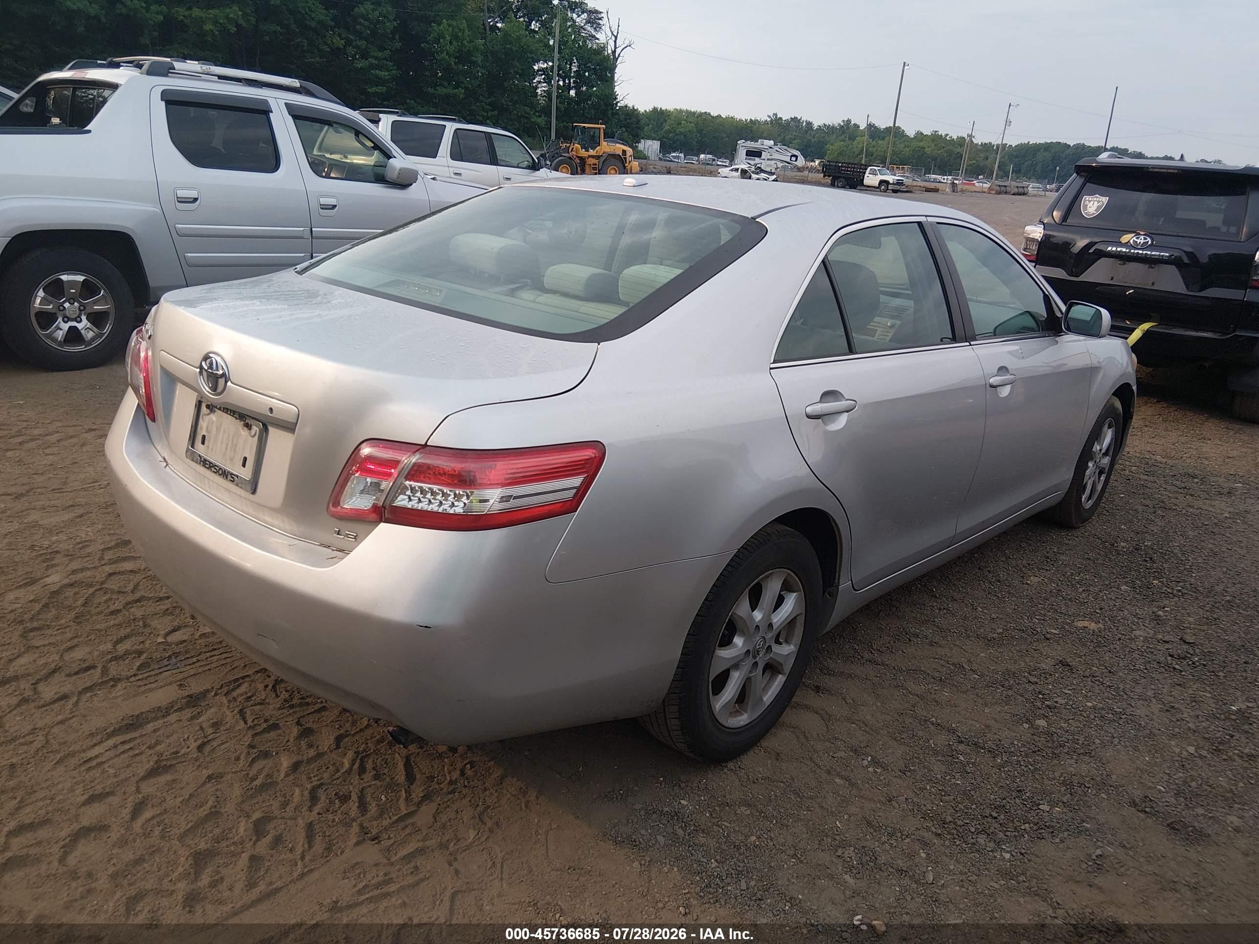 2011 Toyota Camry Le Silver vin: 4T4BF3EK3BR179960