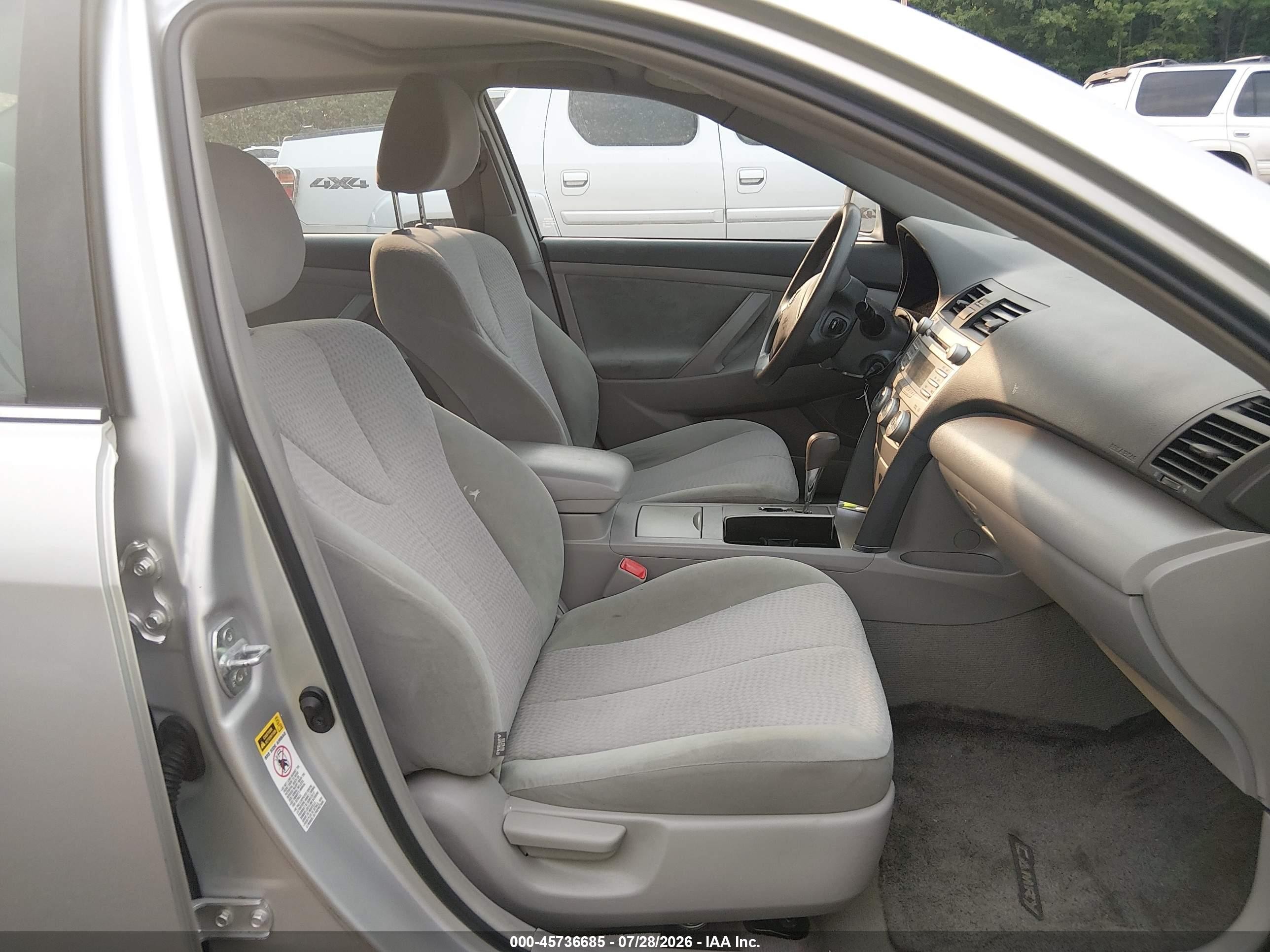 2011 Toyota Camry Le Silver vin: 4T4BF3EK3BR179960