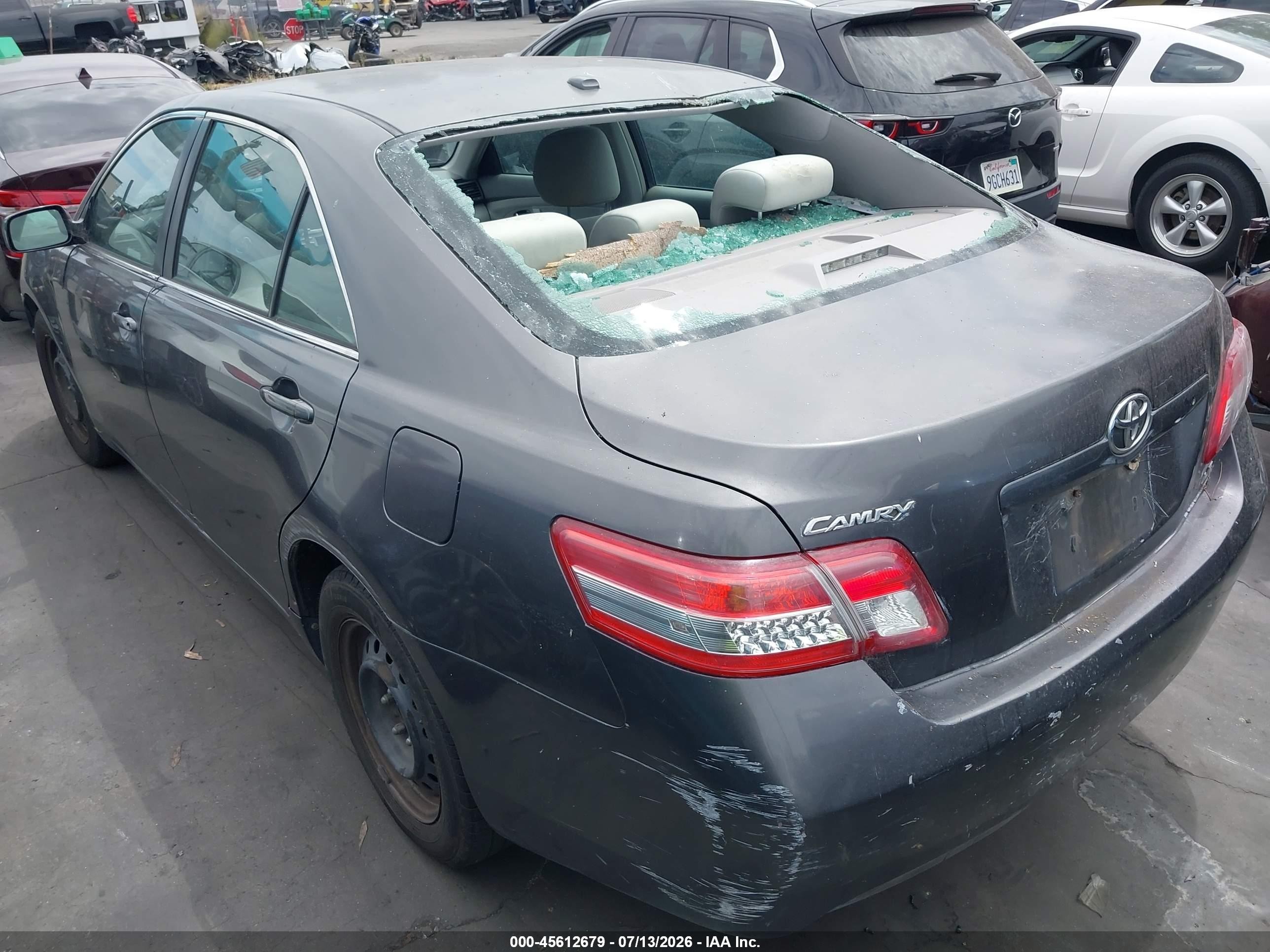 2011 Toyota Camry Le Gray vin: 4T4BF3EK3BR181224