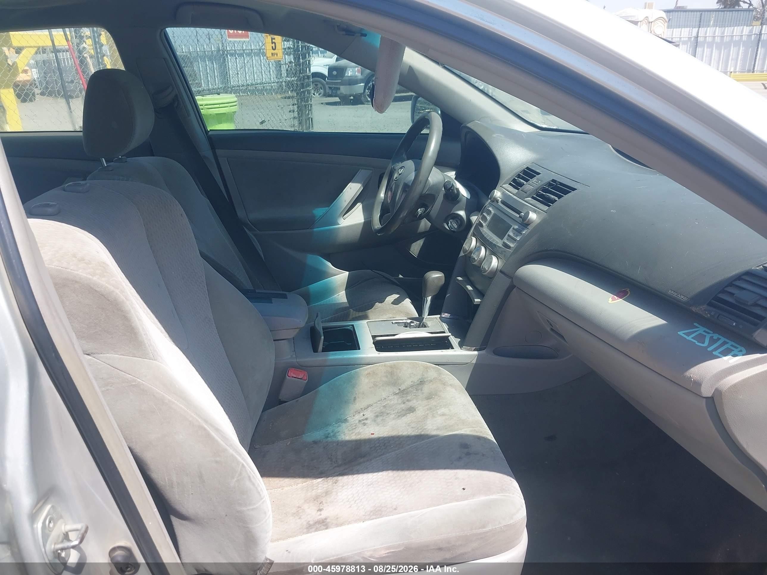 2011 Toyota Camry Le Gray vin: 4T4BF3EK3BR194037