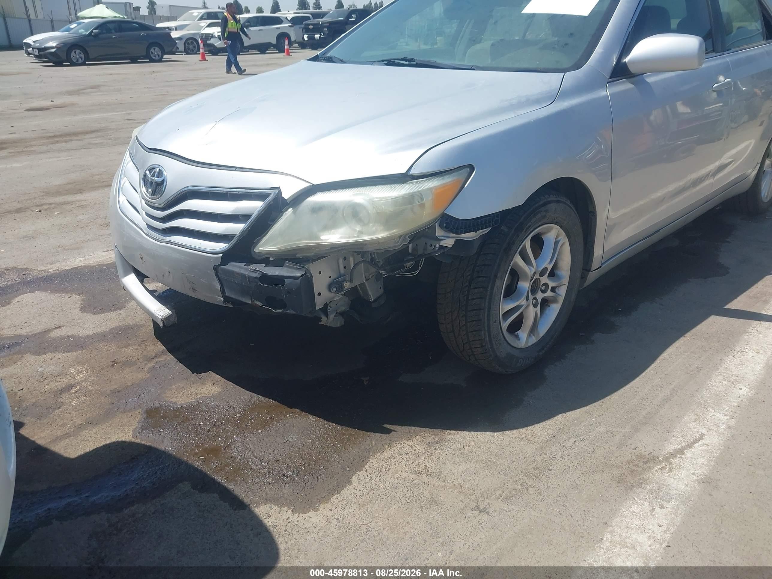 2011 Toyota Camry Le Gray vin: 4T4BF3EK3BR194037