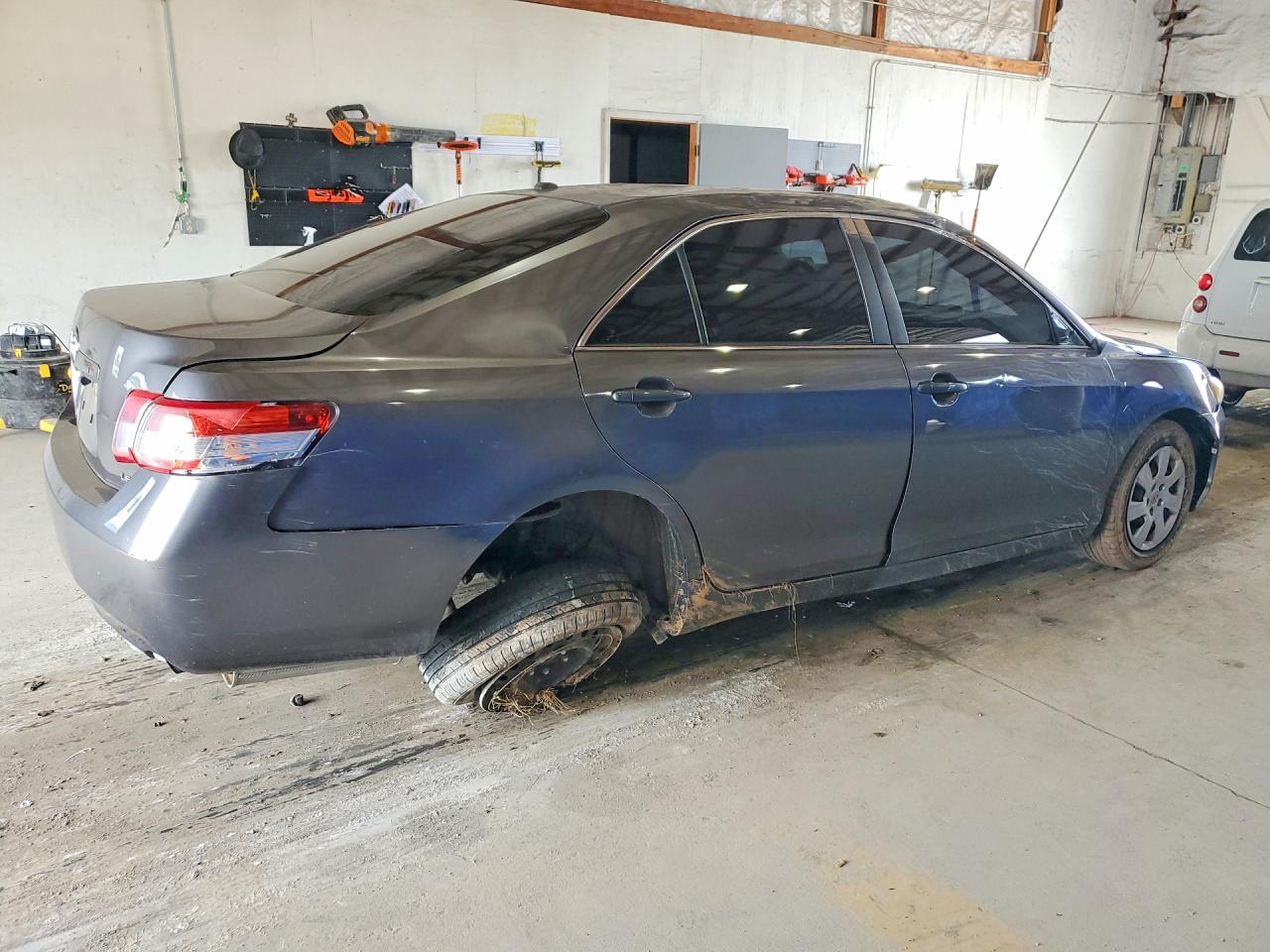 2011 Toyota Camry Le Gray vin: 4T4BF3EK3BR199464