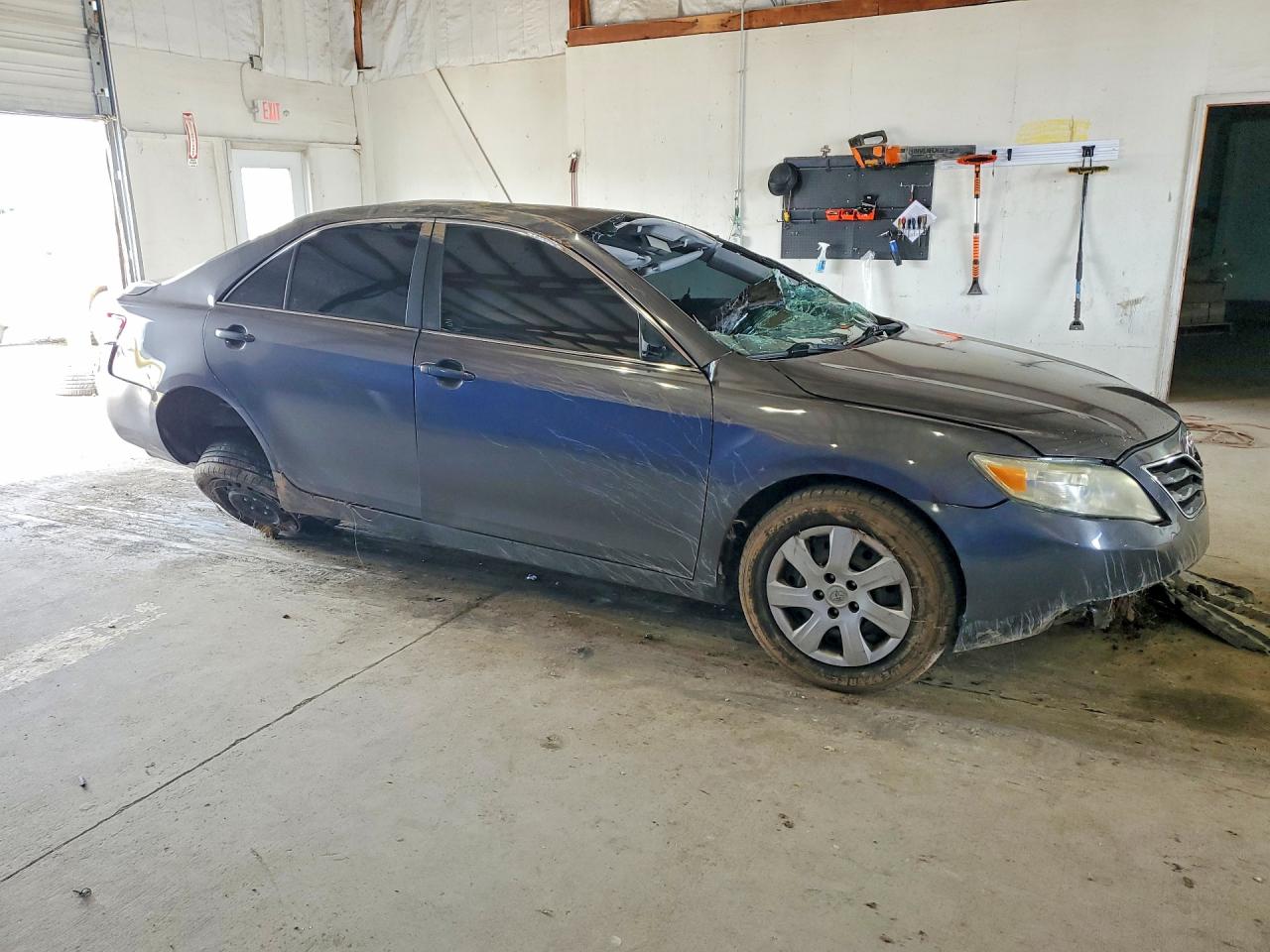 2011 Toyota Camry Le Gray vin: 4T4BF3EK3BR199464