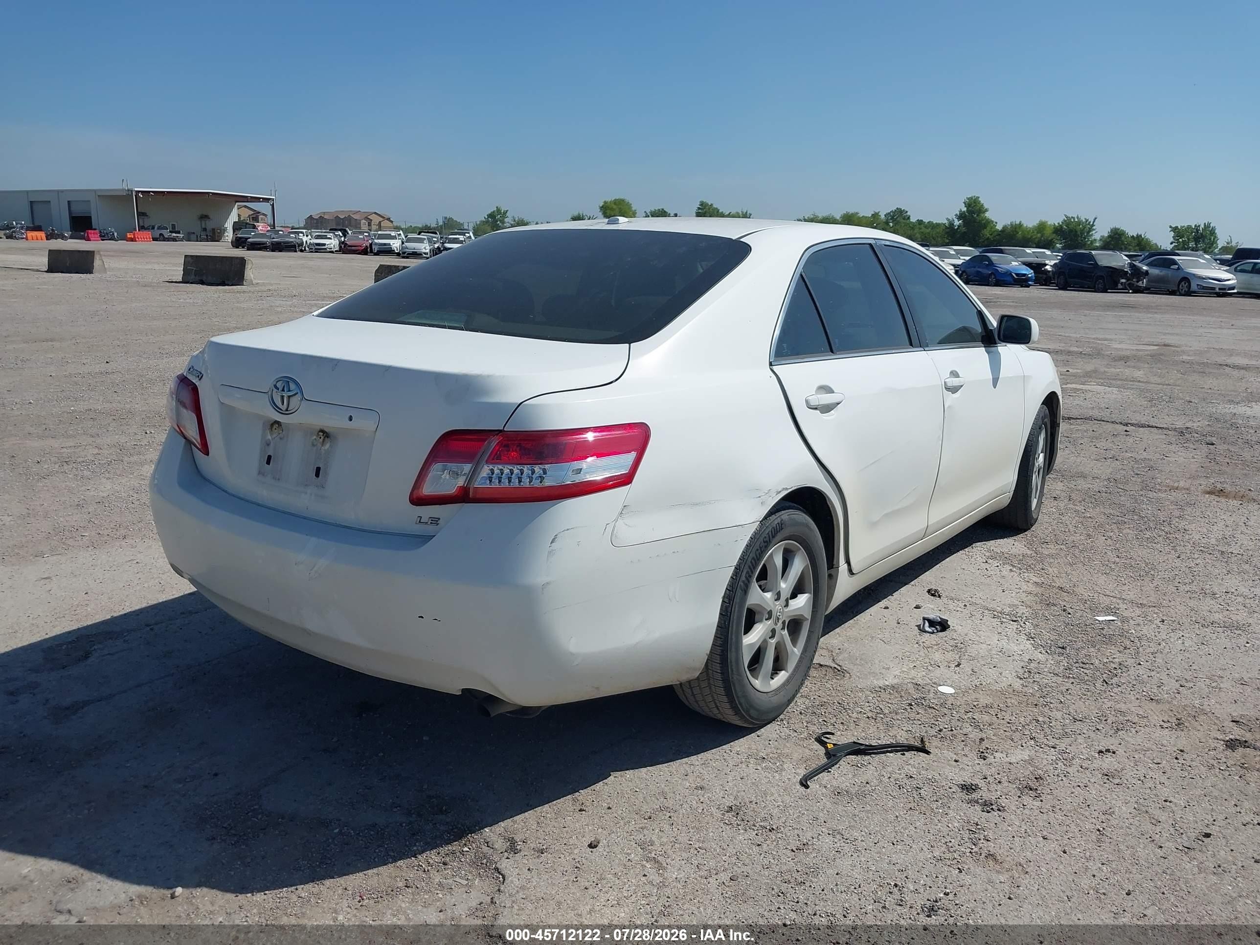 2011 Toyota Camry Le Белый vin: 4T4BF3EK3BR201150