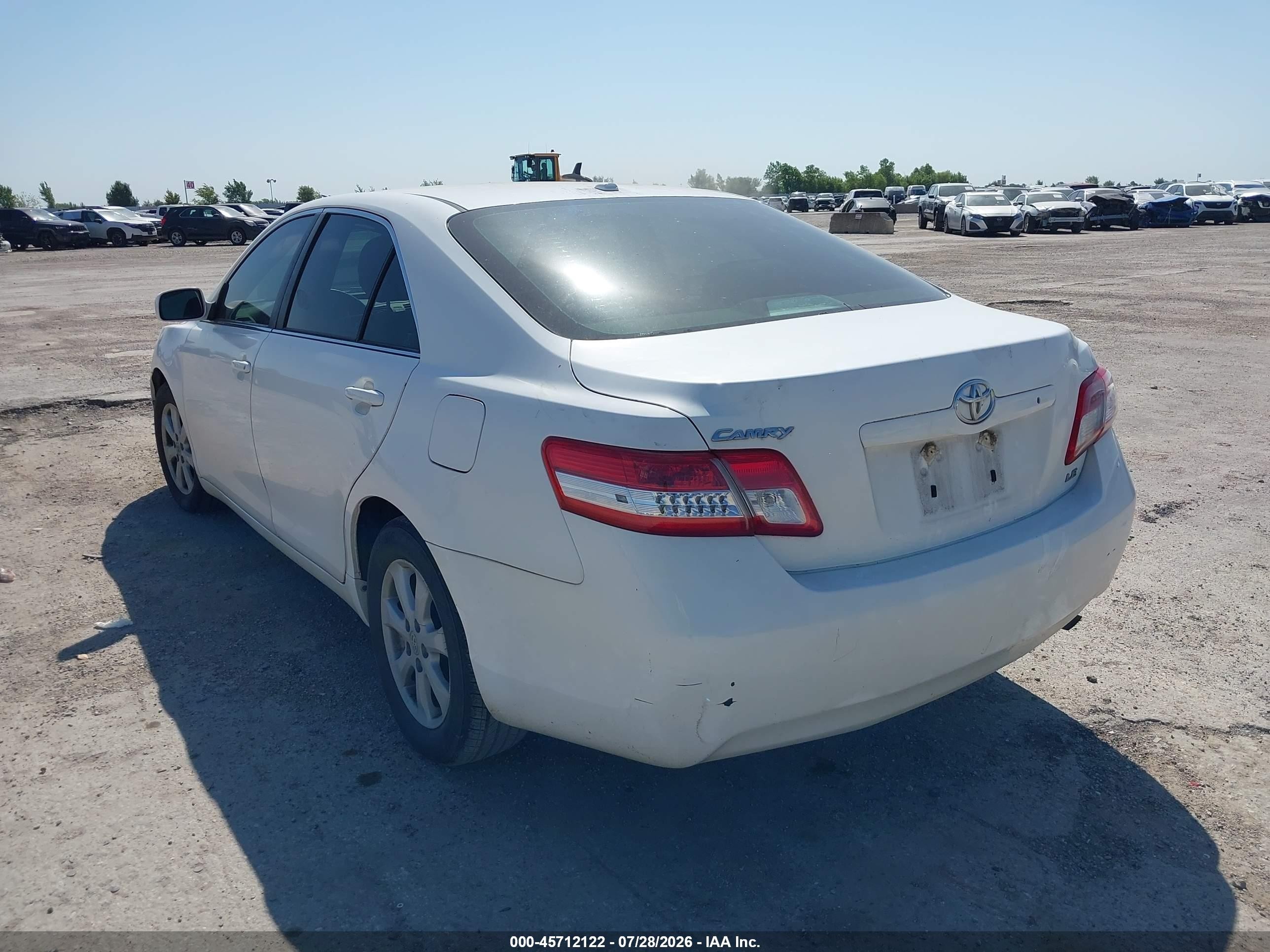 2011 Toyota Camry Le Белый vin: 4T4BF3EK3BR201150