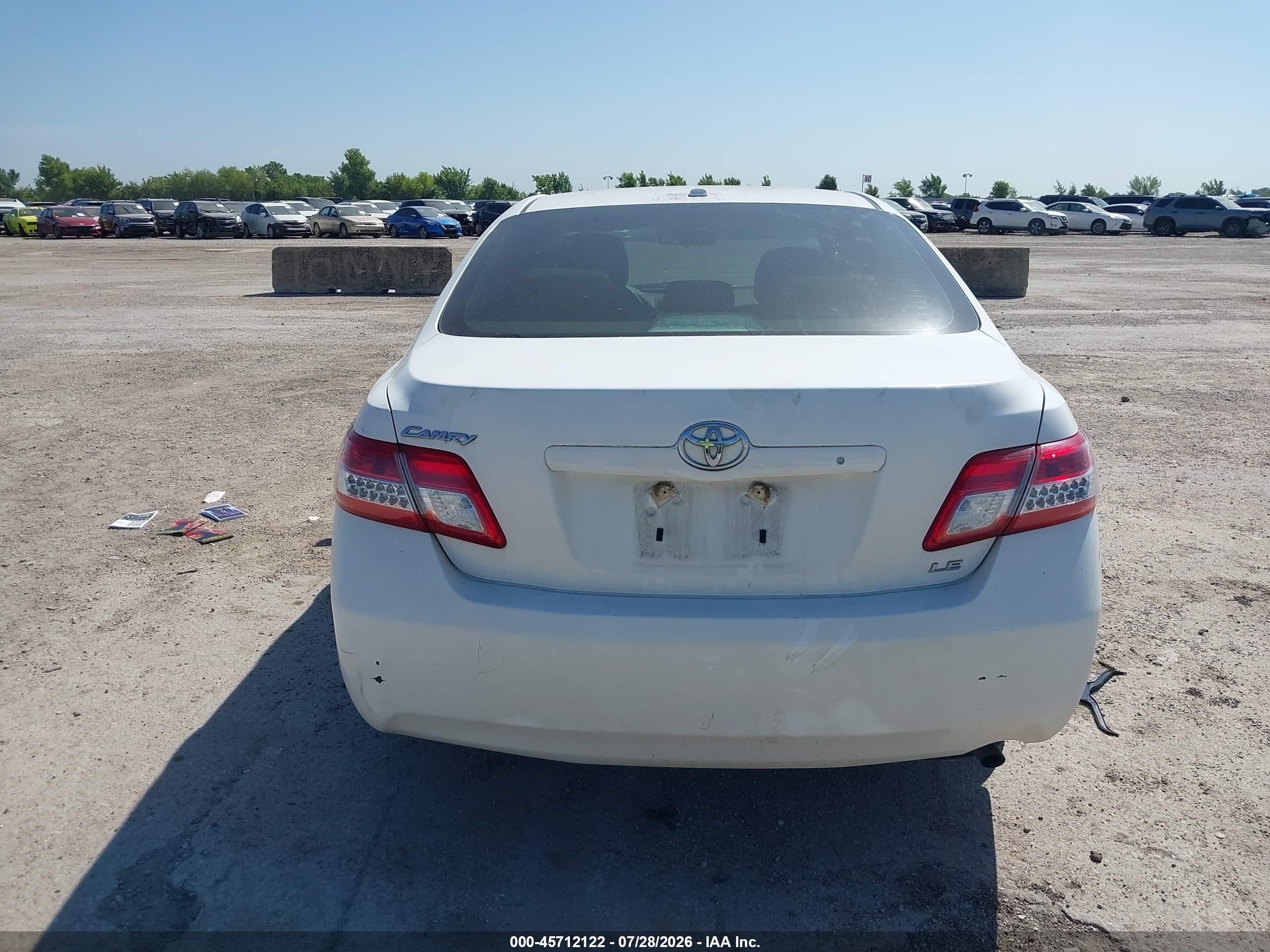 2011 Toyota Camry Le Белый vin: 4T4BF3EK3BR201150