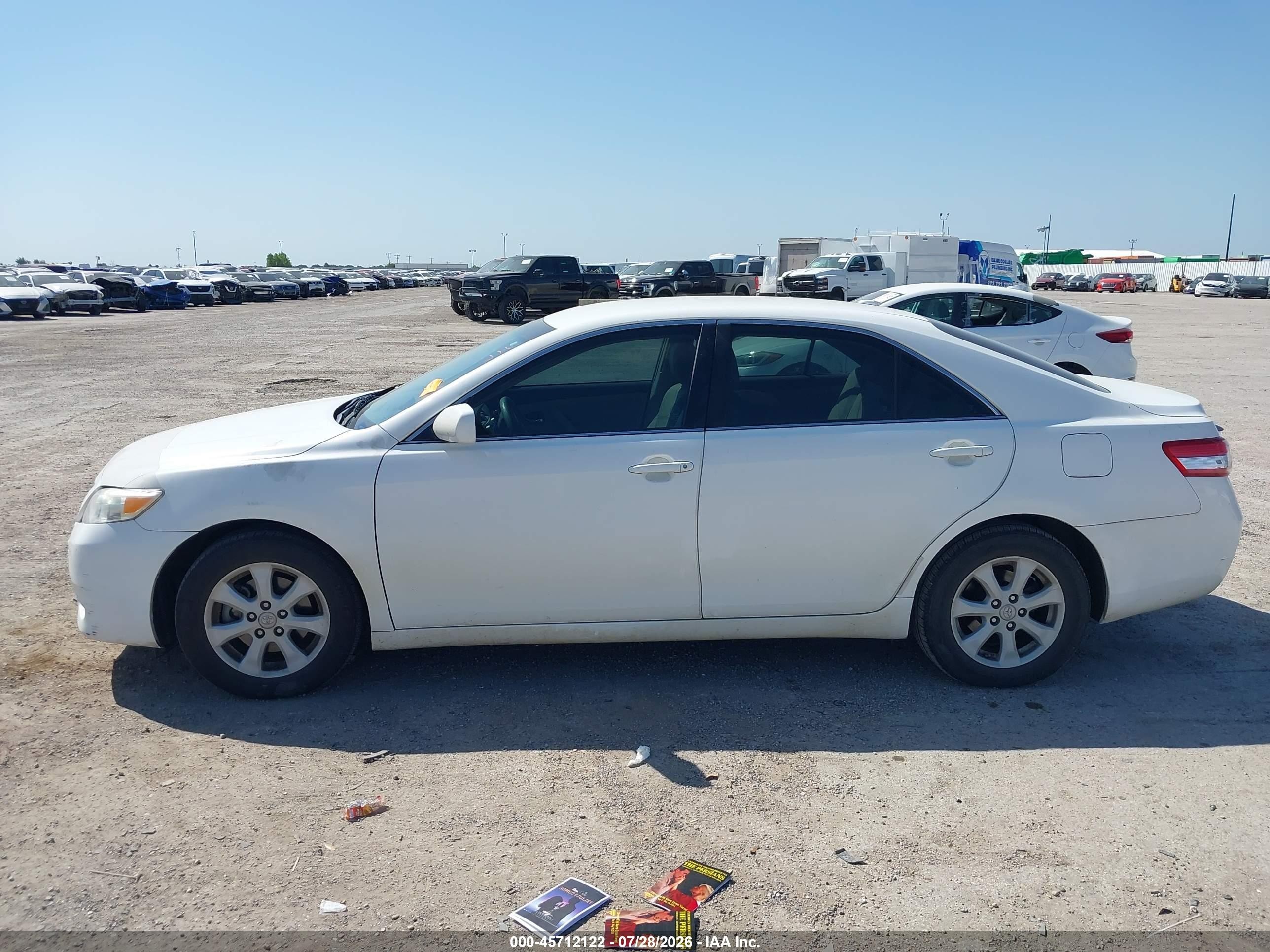 2011 Toyota Camry Le Белый vin: 4T4BF3EK3BR201150