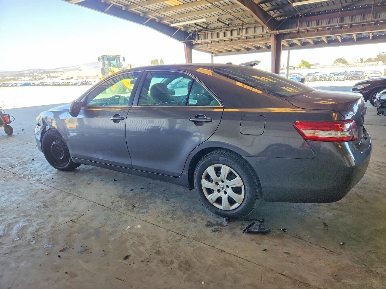 2011 Toyota Camry Le Gray vin: 4T4BF3EK3BR204632
