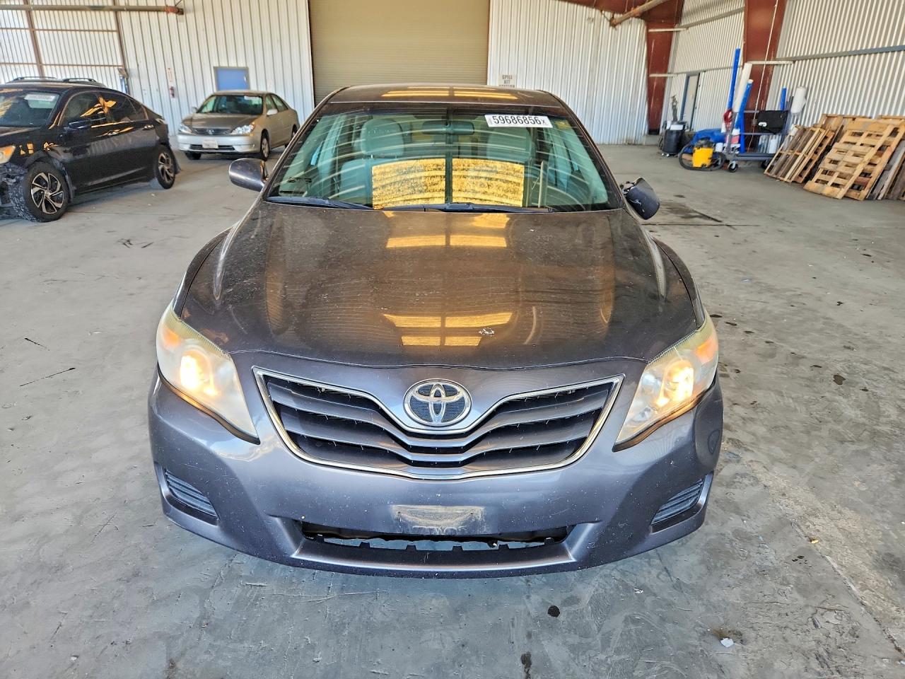 2011 Toyota Camry Le Gray vin: 4T4BF3EK3BR204632