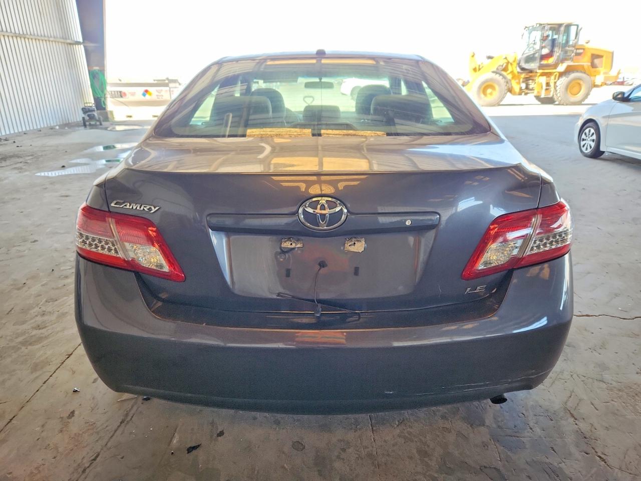 2011 Toyota Camry Le Gray vin: 4T4BF3EK3BR204632
