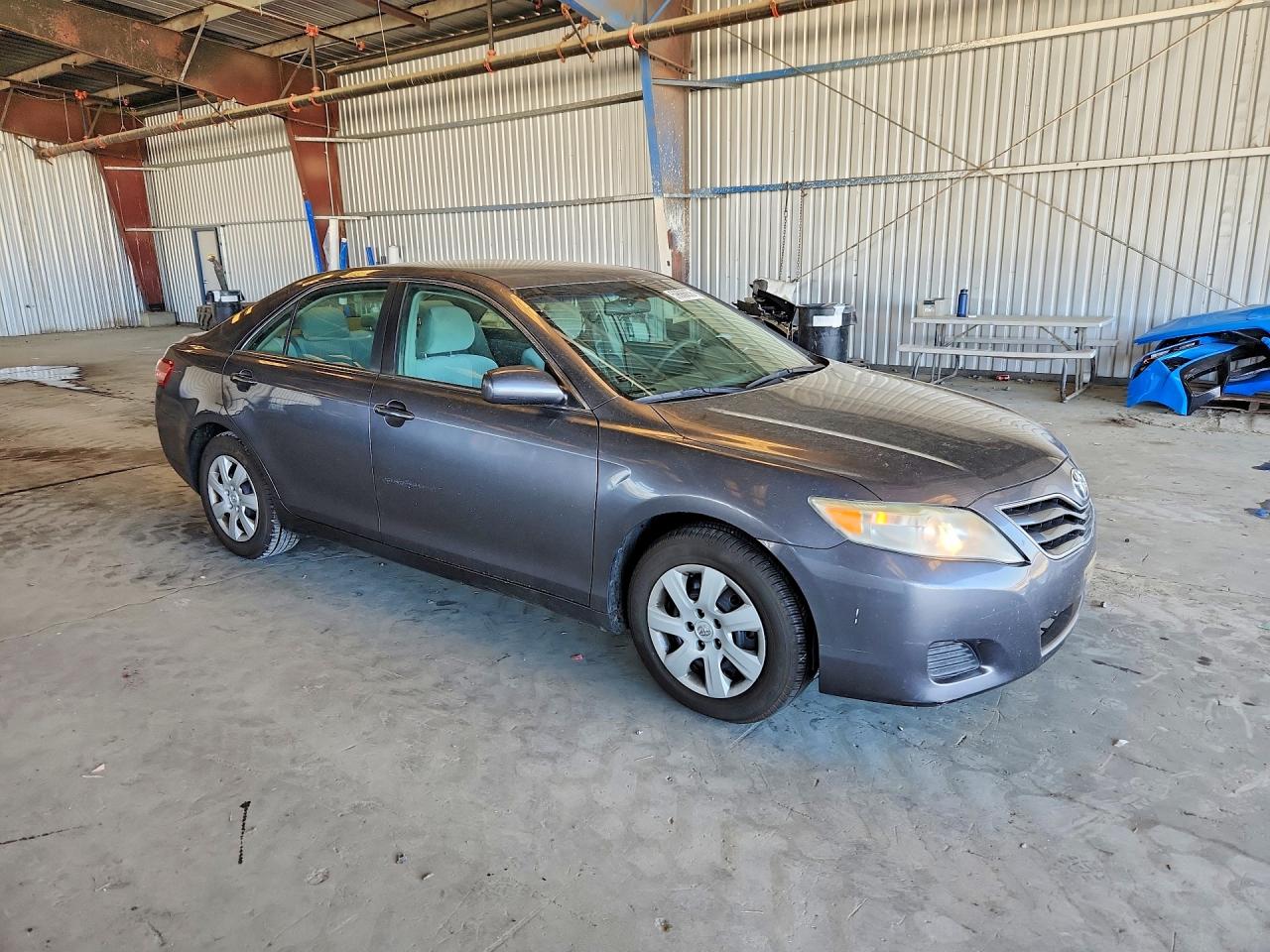 2011 Toyota Camry Le Gray vin: 4T4BF3EK3BR204632