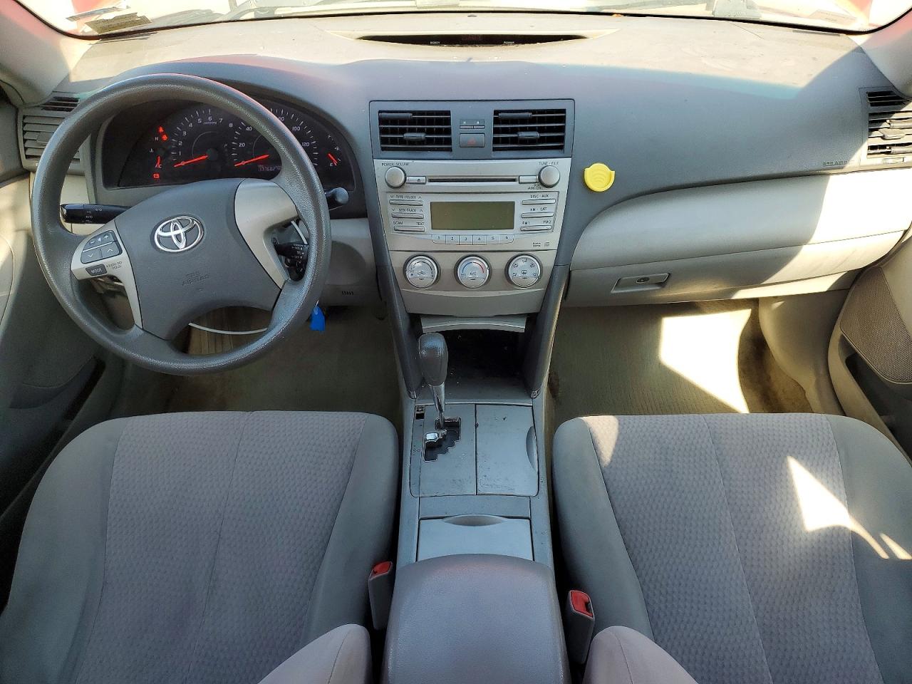 2011 Toyota Camry Le Красный vin: 4T4BF3EK3BR205151