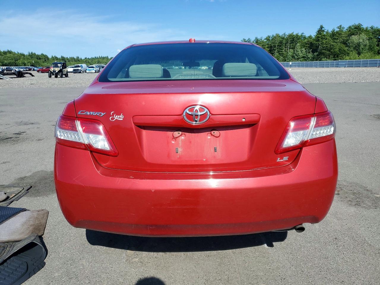 2011 Toyota Camry Le Красный vin: 4T4BF3EK3BR205151