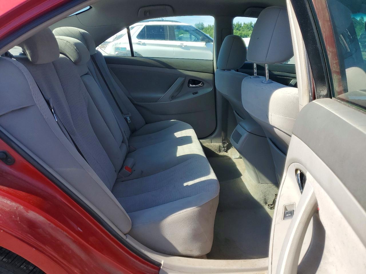 2011 Toyota Camry Le Красный vin: 4T4BF3EK3BR205151