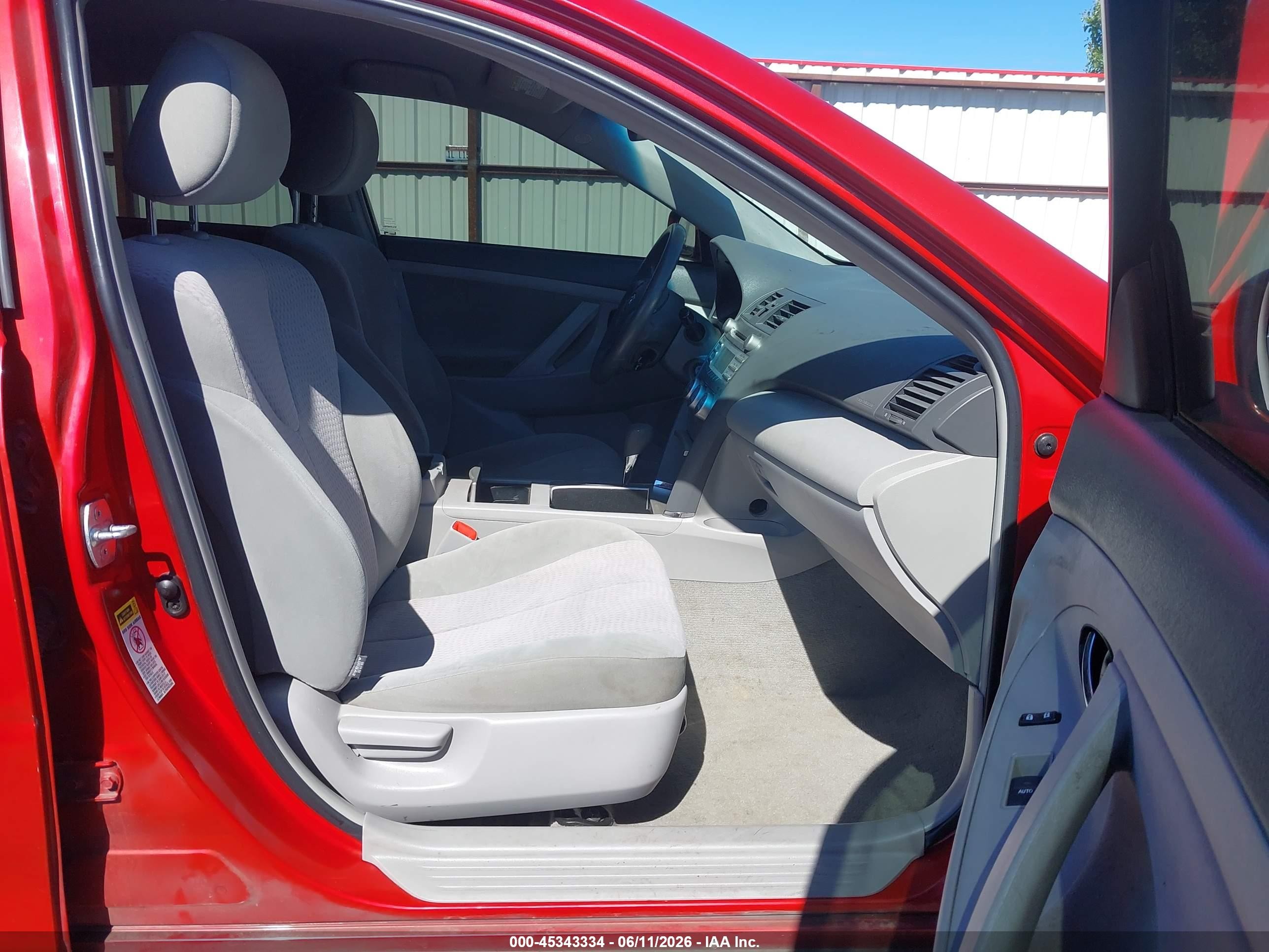 2011 Toyota Camry Le Red vin: 4T4BF3EK3BR207658