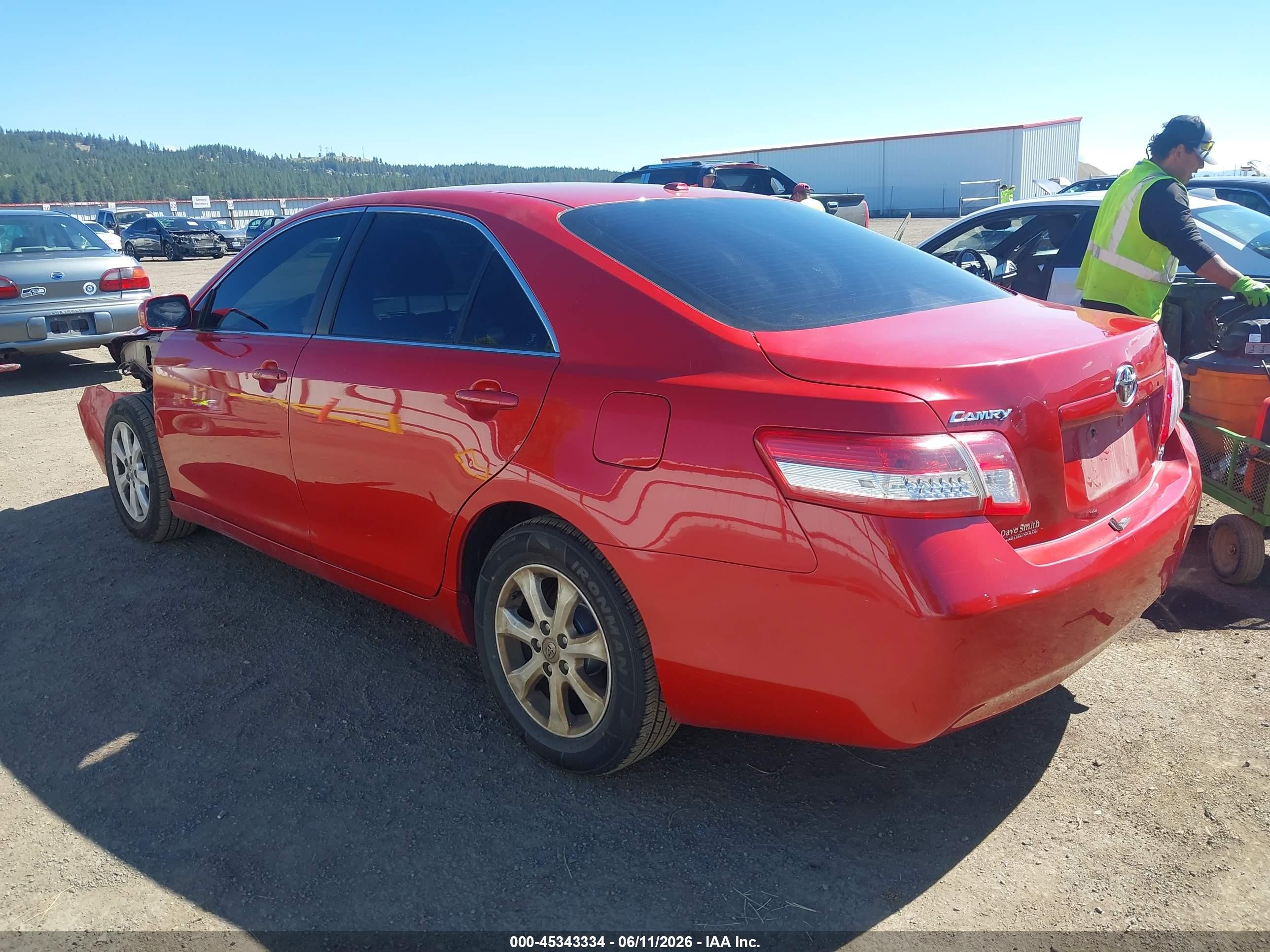 2011 Toyota Camry Le Red vin: 4T4BF3EK3BR207658