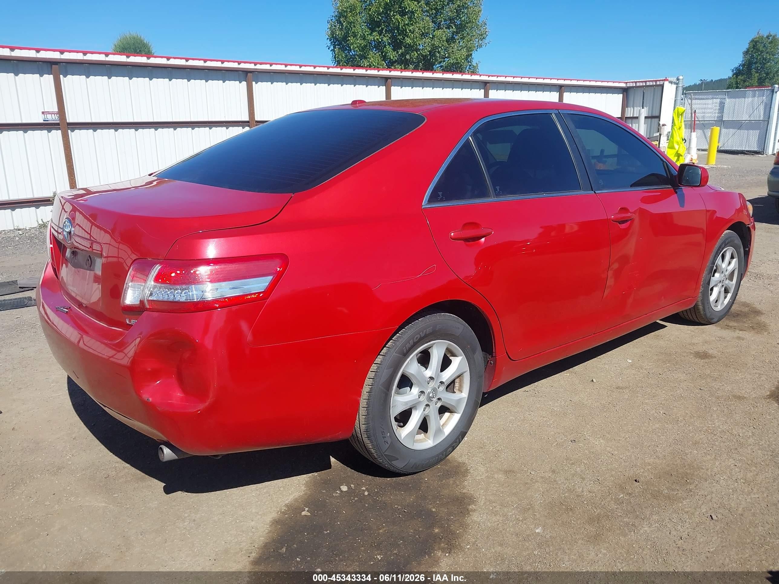 2011 Toyota Camry Le Red vin: 4T4BF3EK3BR207658