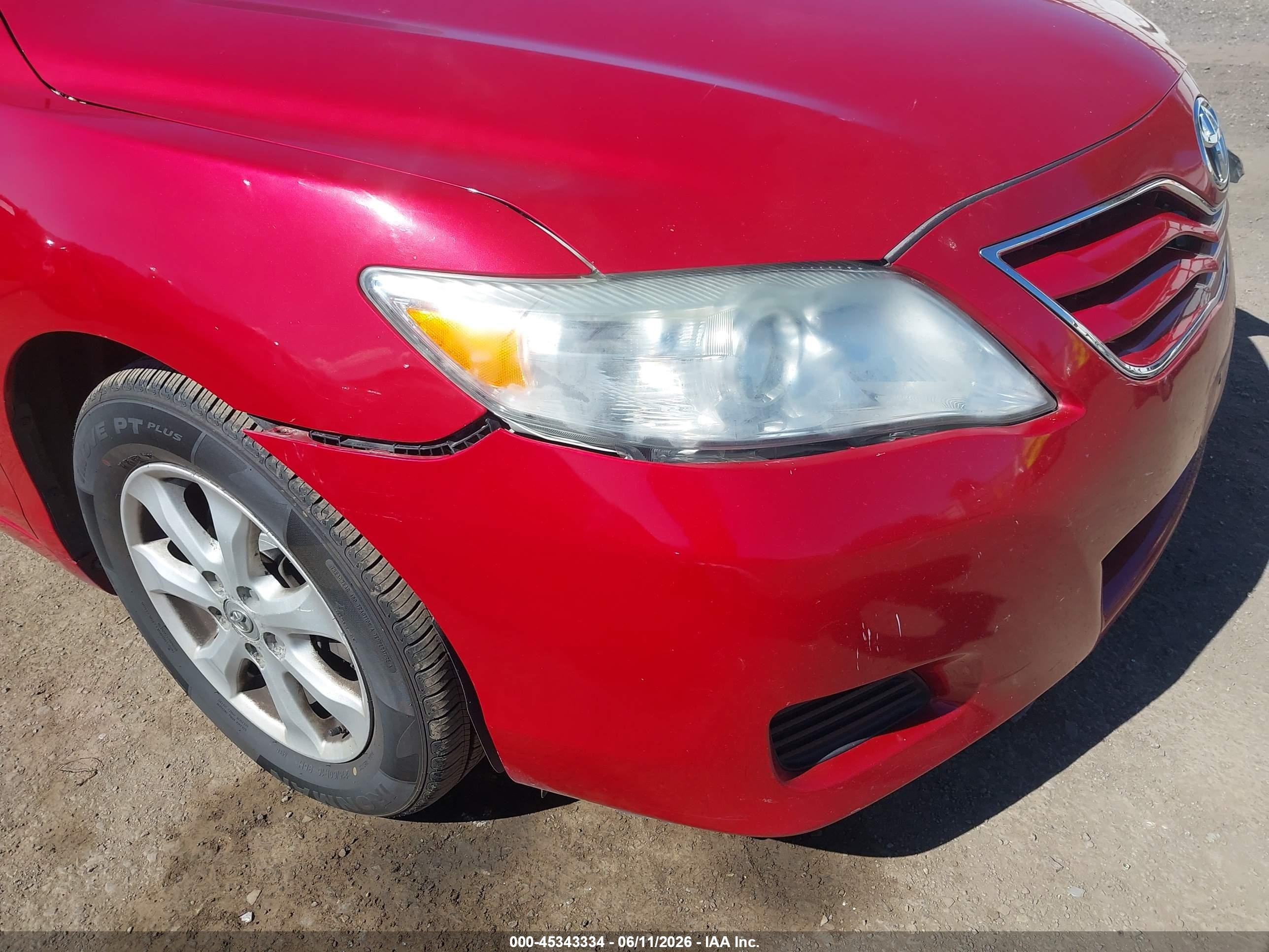 2011 Toyota Camry Le Red vin: 4T4BF3EK3BR207658