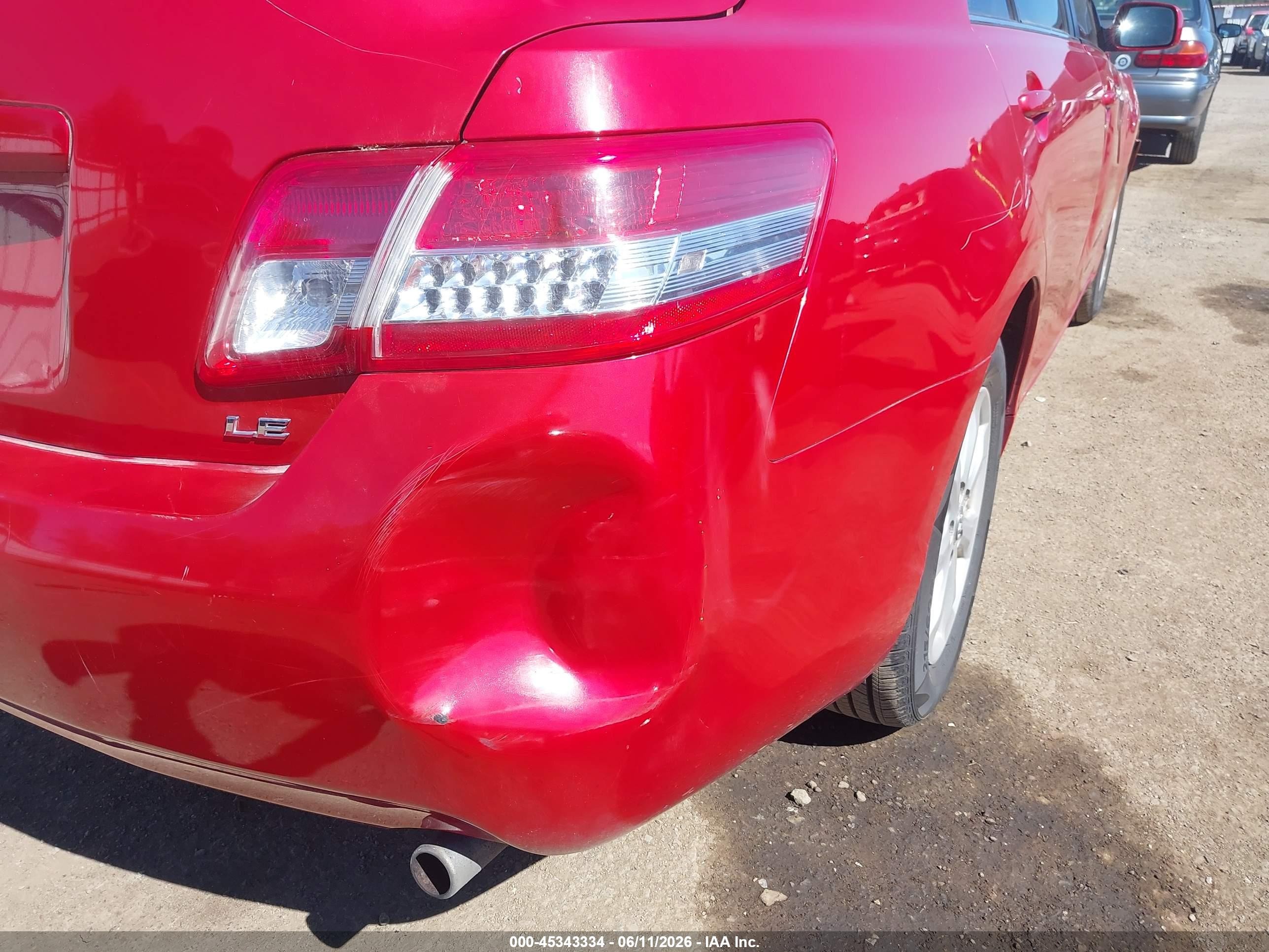 2011 Toyota Camry Le Red vin: 4T4BF3EK3BR207658