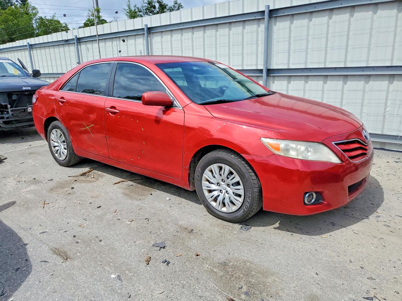 2011 Toyota Camry Le Красный vin: 4T4BF3EK3BR217476