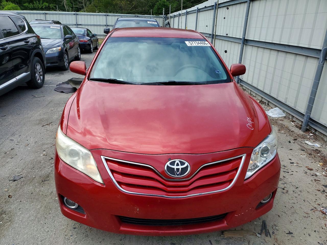 2011 Toyota Camry Le Красный vin: 4T4BF3EK3BR217476
