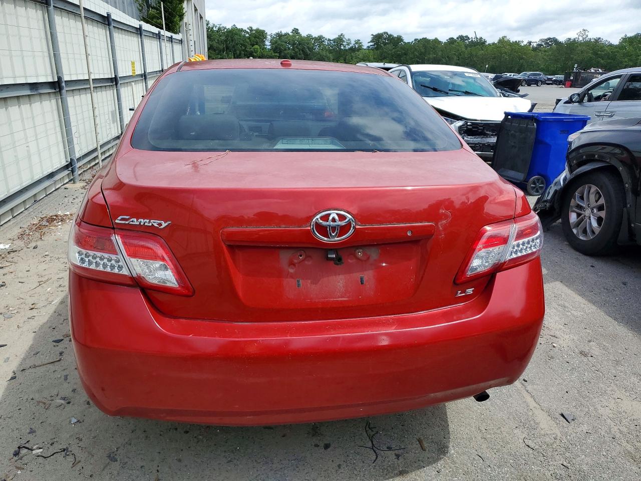 2011 Toyota Camry Le Красный vin: 4T4BF3EK3BR217476