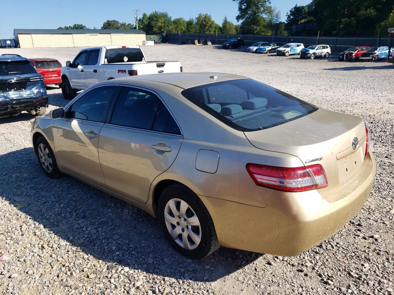 2010 Toyota Camry Le Gold vin: 4T4BF3EK4AR001358
