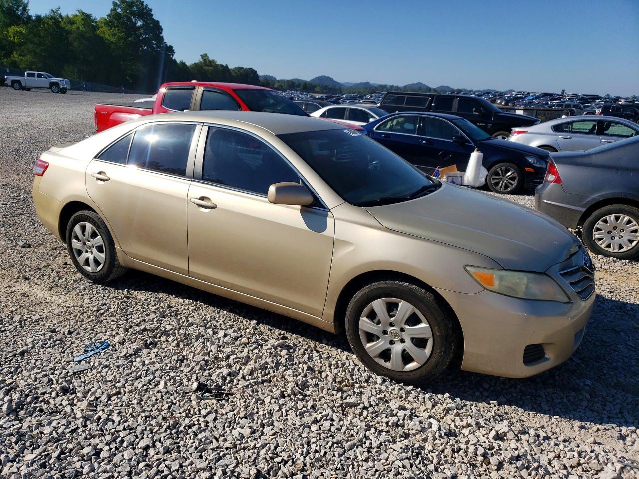 2010 Toyota Camry Le Gold vin: 4T4BF3EK4AR001358