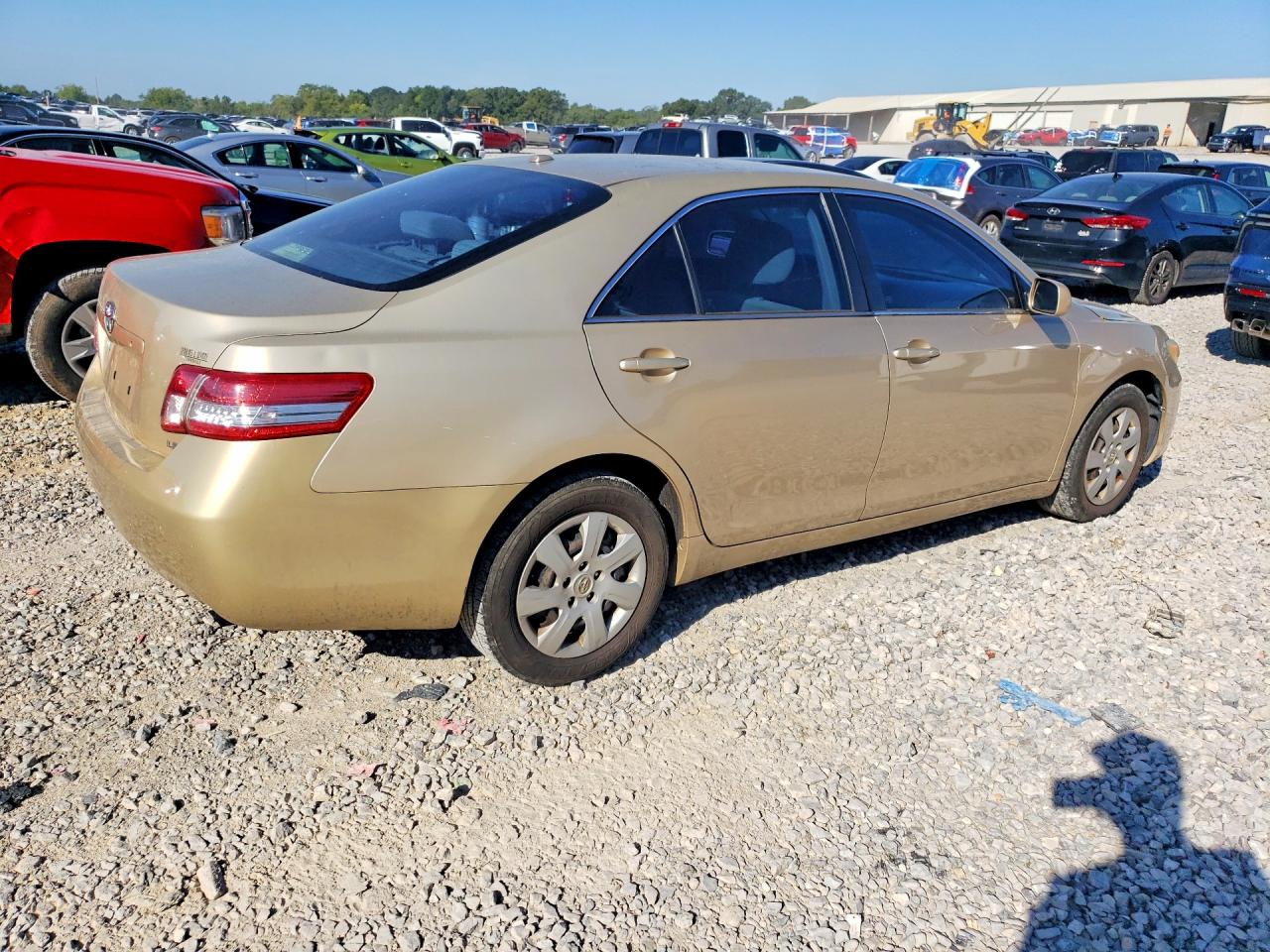 2010 Toyota Camry Le Gold vin: 4T4BF3EK4AR001358