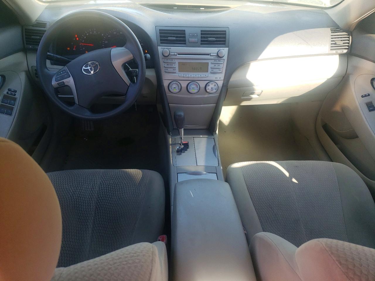 2010 Toyota Camry Le Gold vin: 4T4BF3EK4AR001358