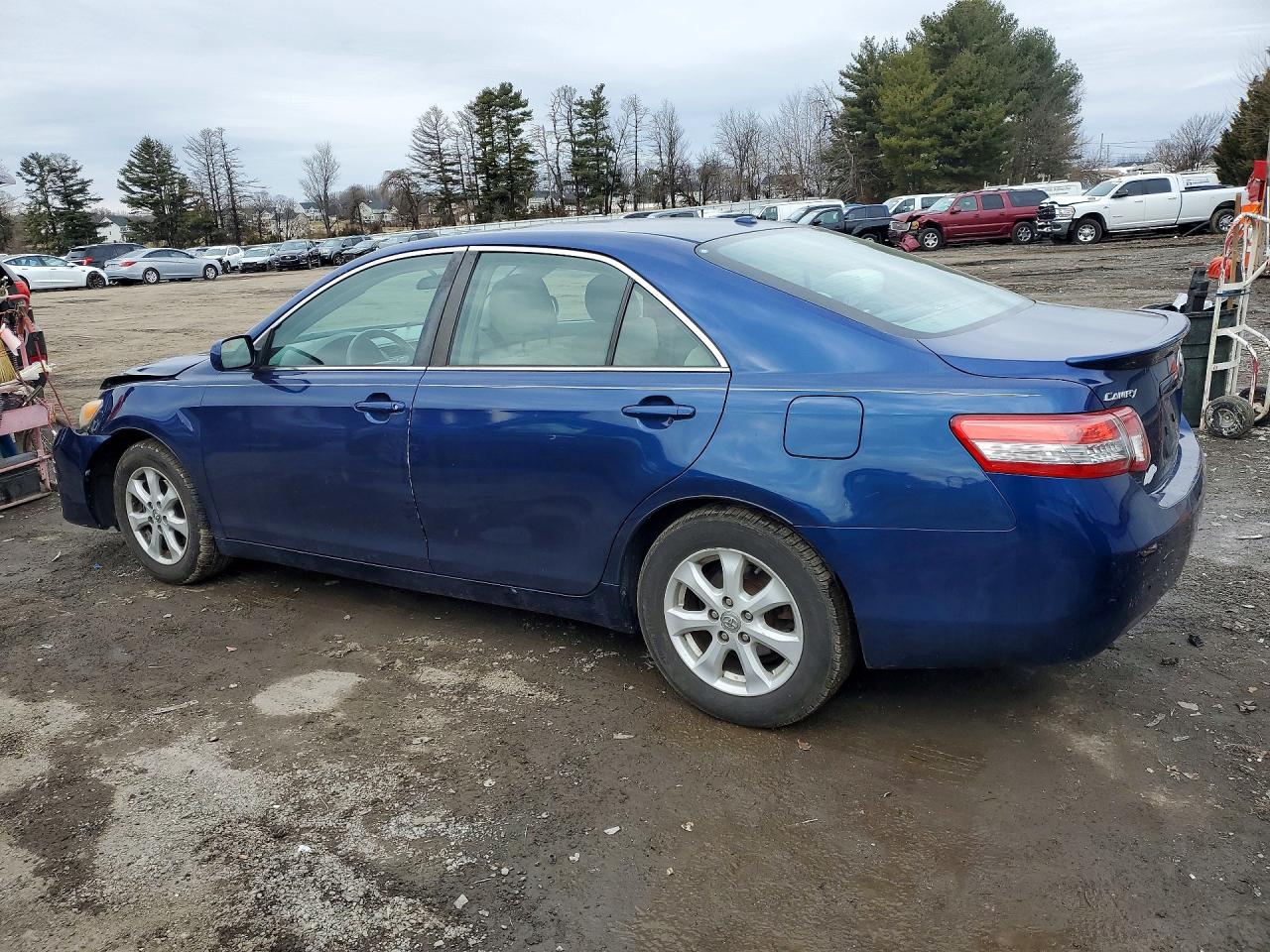 2010 Toyota Camry Le Blue vin: 4T4BF3EK4AR003112