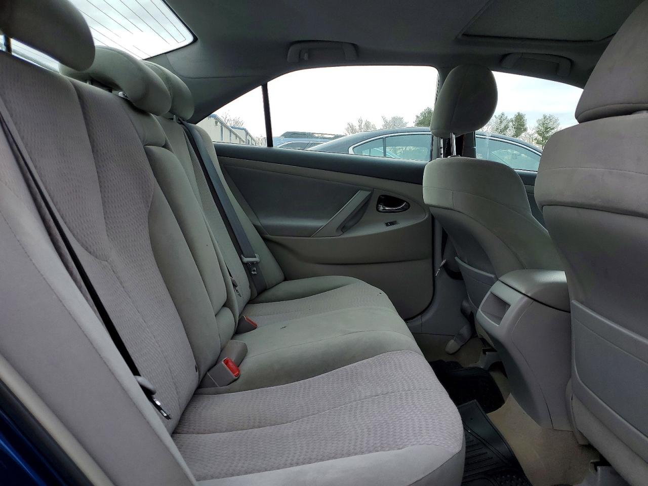 2010 Toyota Camry Le Blue vin: 4T4BF3EK4AR003112
