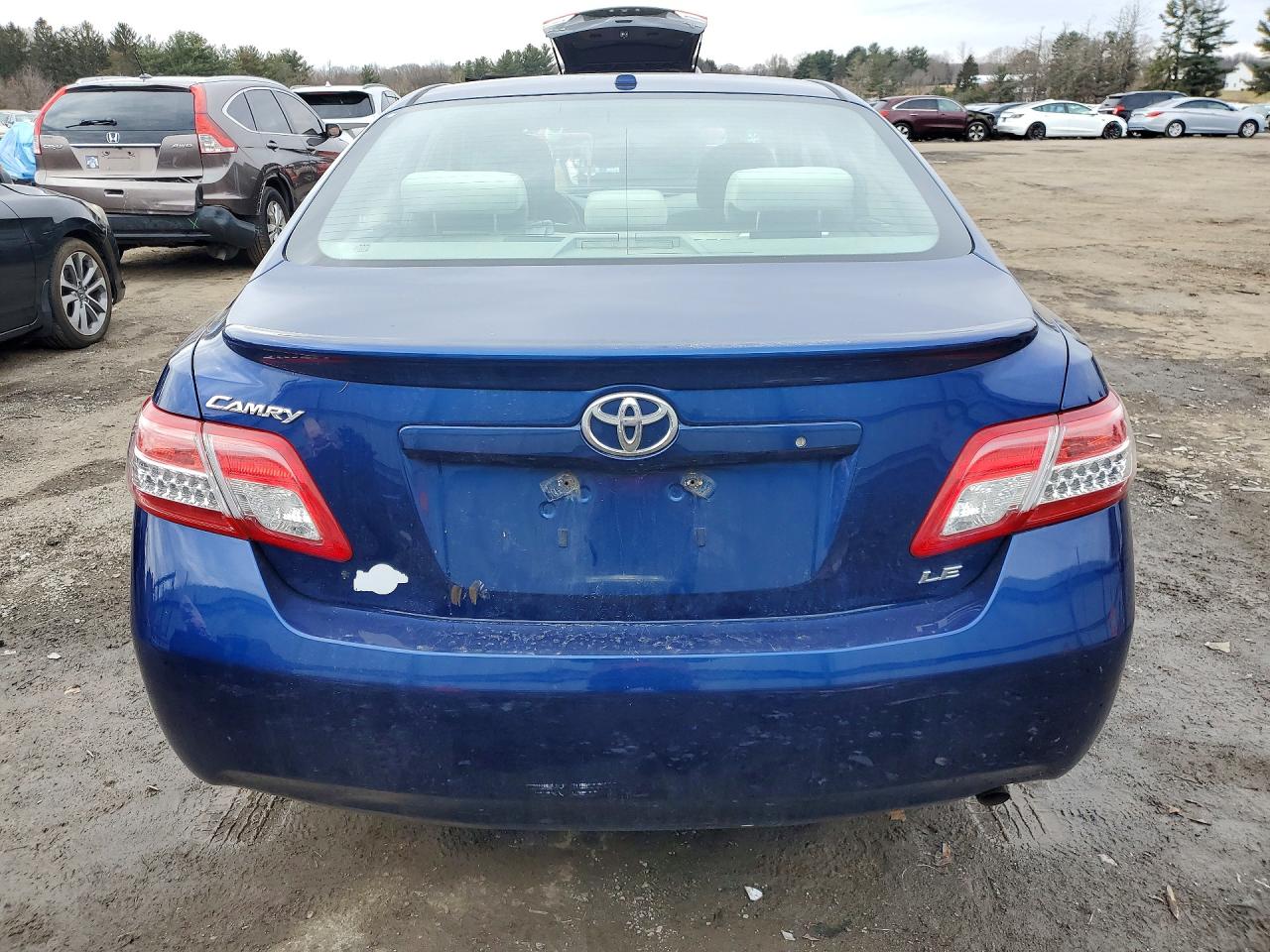 2010 Toyota Camry Le Blue vin: 4T4BF3EK4AR003112
