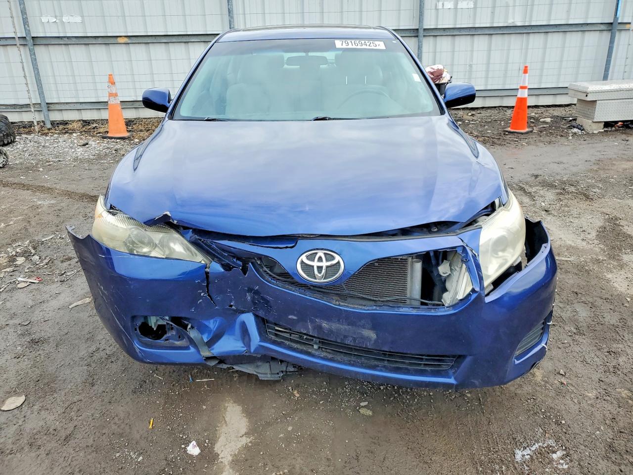 2010 Toyota Camry Le Blue vin: 4T4BF3EK4AR003112