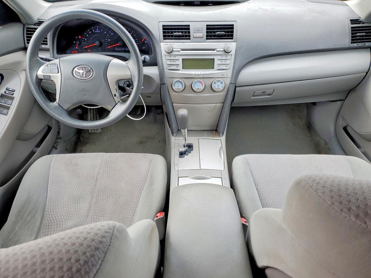 2010 Toyota Camry Le Blue vin: 4T4BF3EK4AR003112