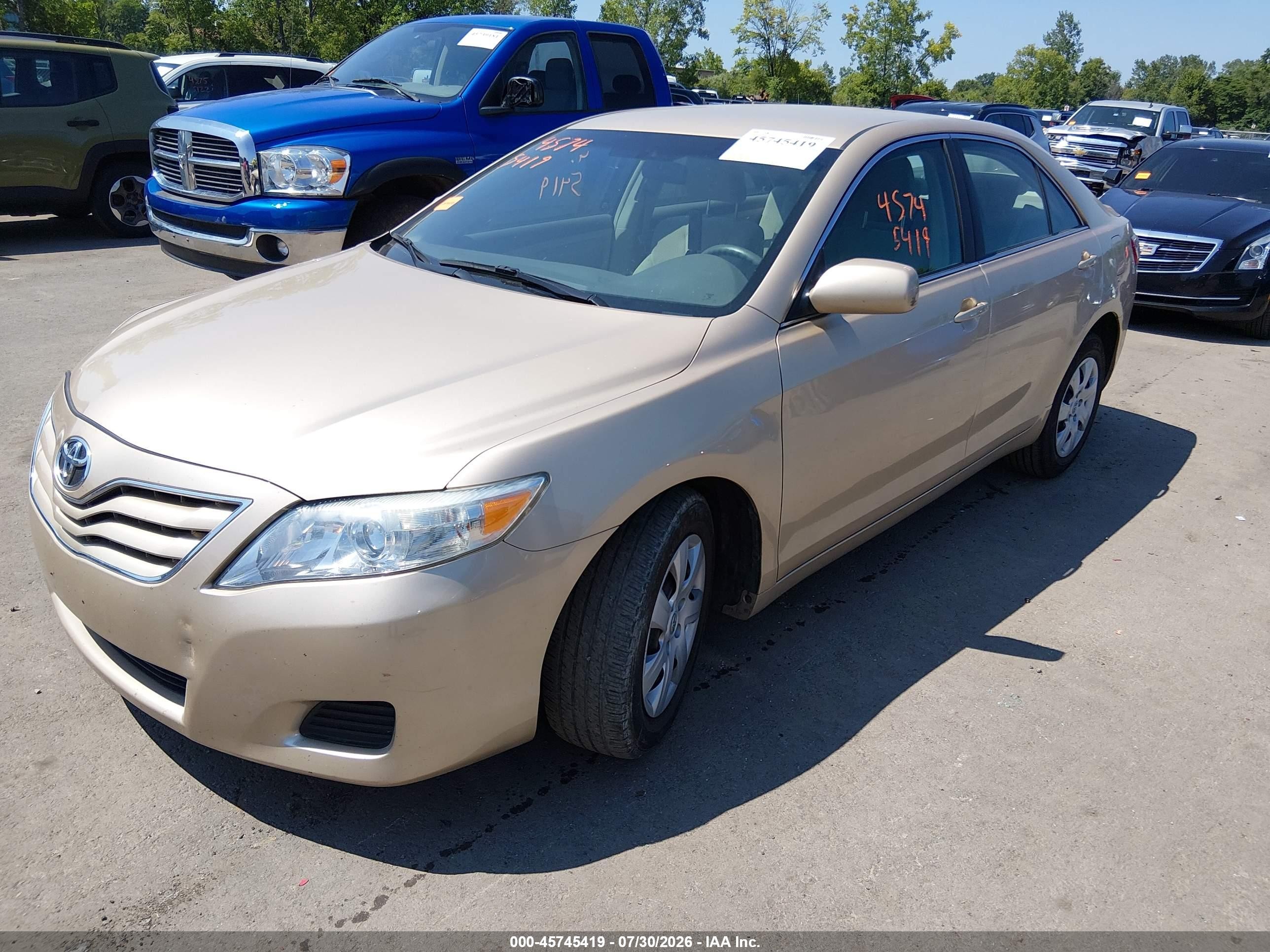 2010 Toyota Camry Le Brown vin: 4T4BF3EK4AR007483