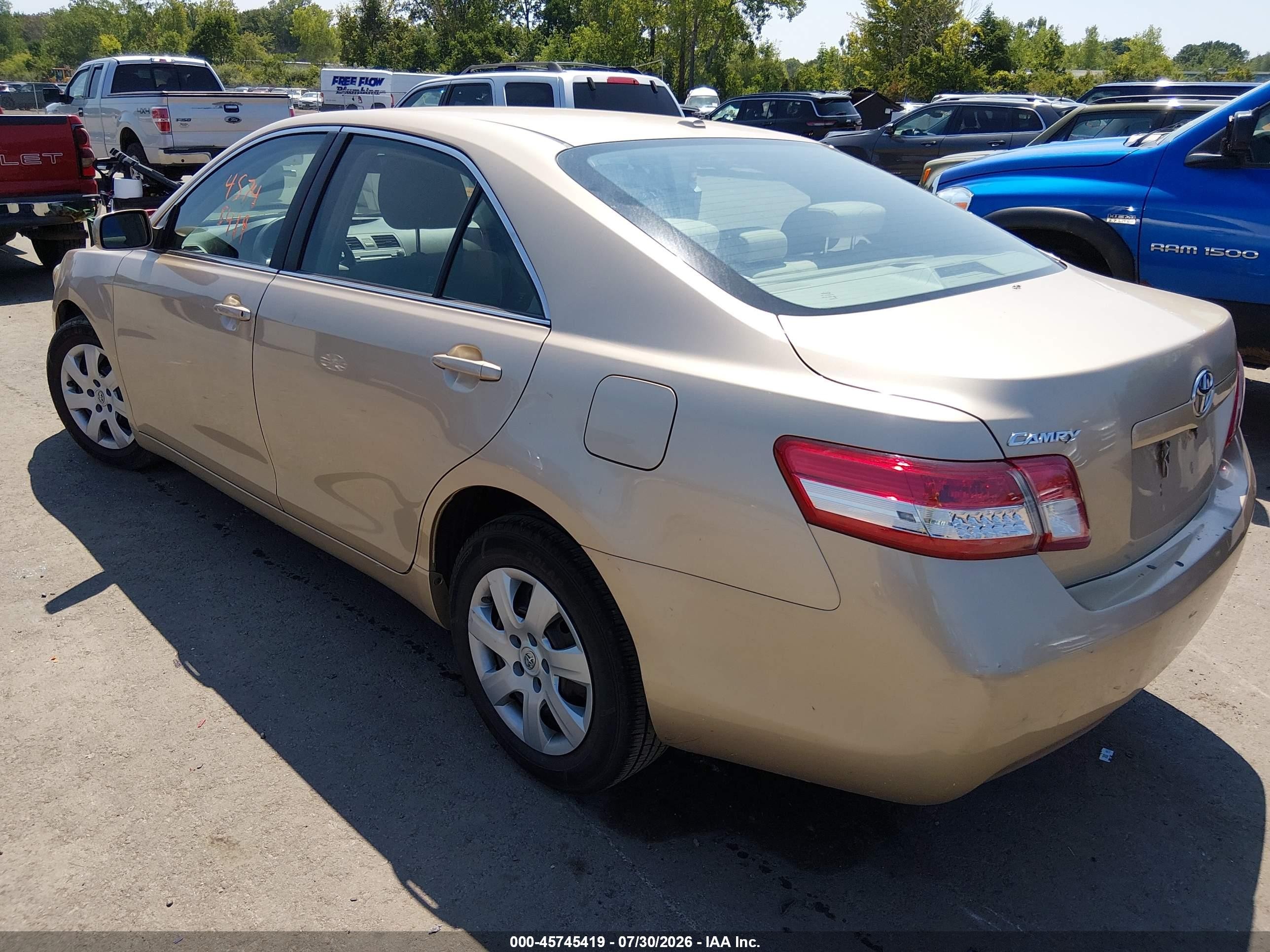 2010 Toyota Camry Le Brown vin: 4T4BF3EK4AR007483