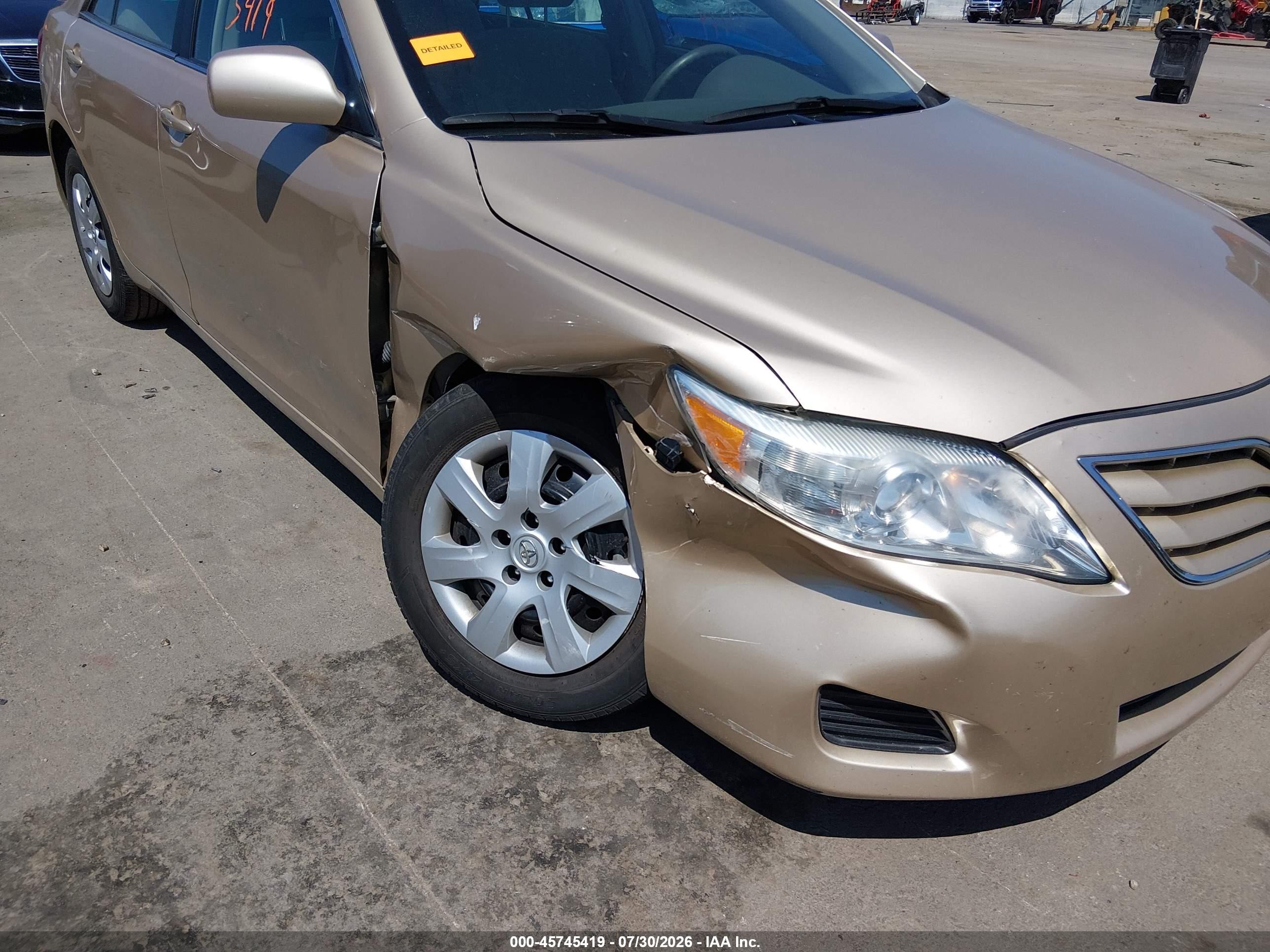 2010 Toyota Camry Le Brown vin: 4T4BF3EK4AR007483