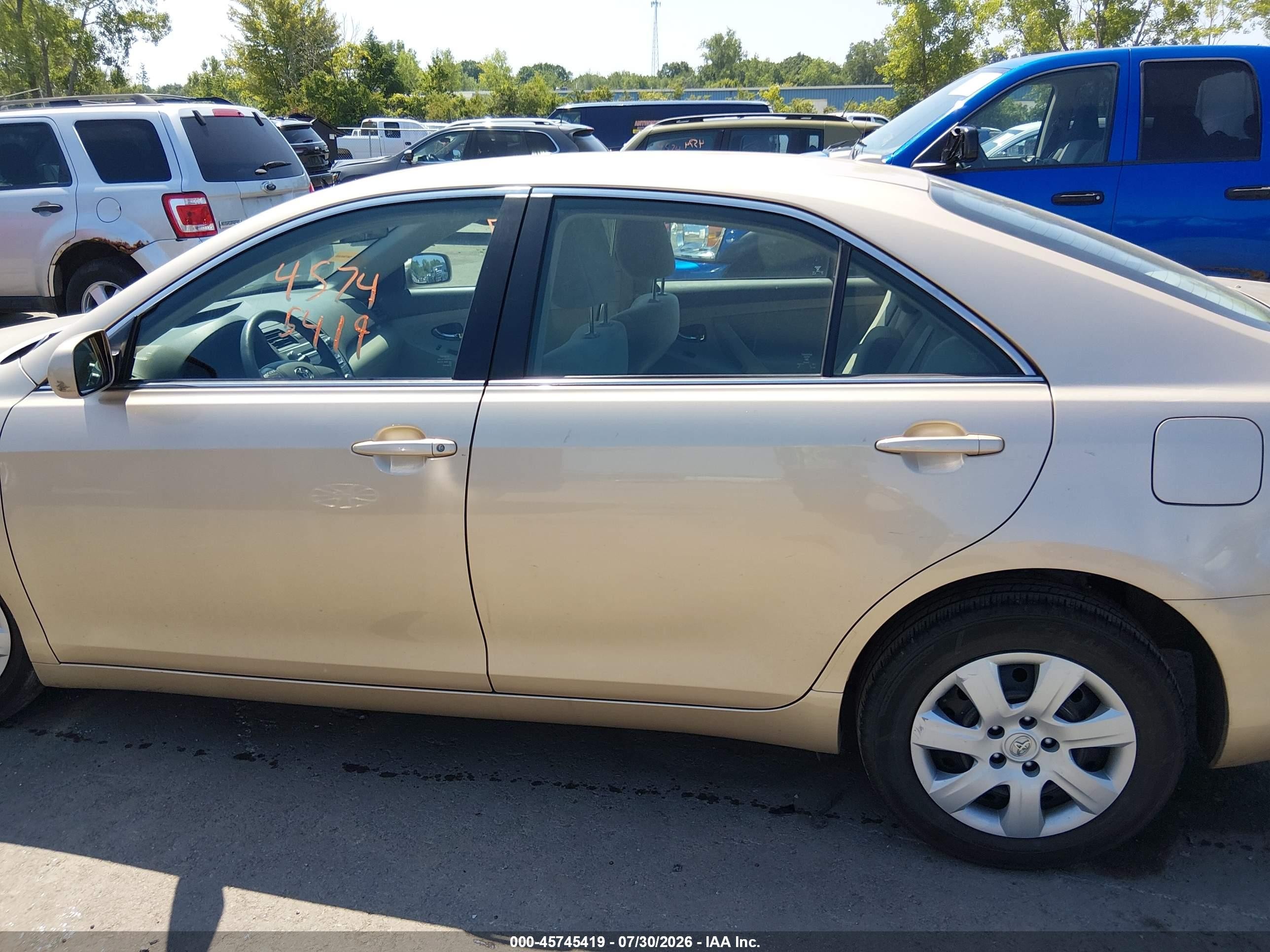 2010 Toyota Camry Le Brown vin: 4T4BF3EK4AR007483