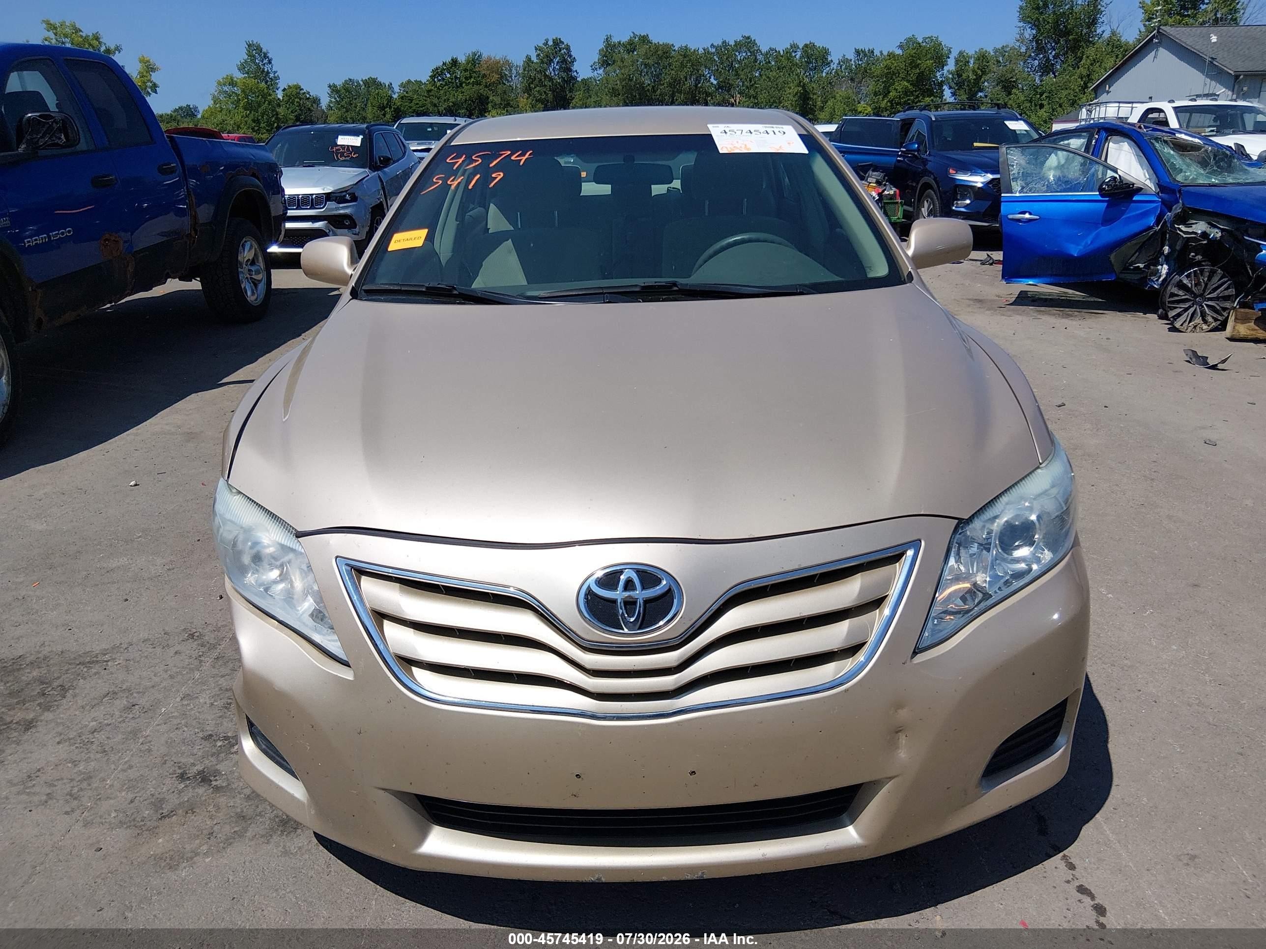 2010 Toyota Camry Le Brown vin: 4T4BF3EK4AR007483