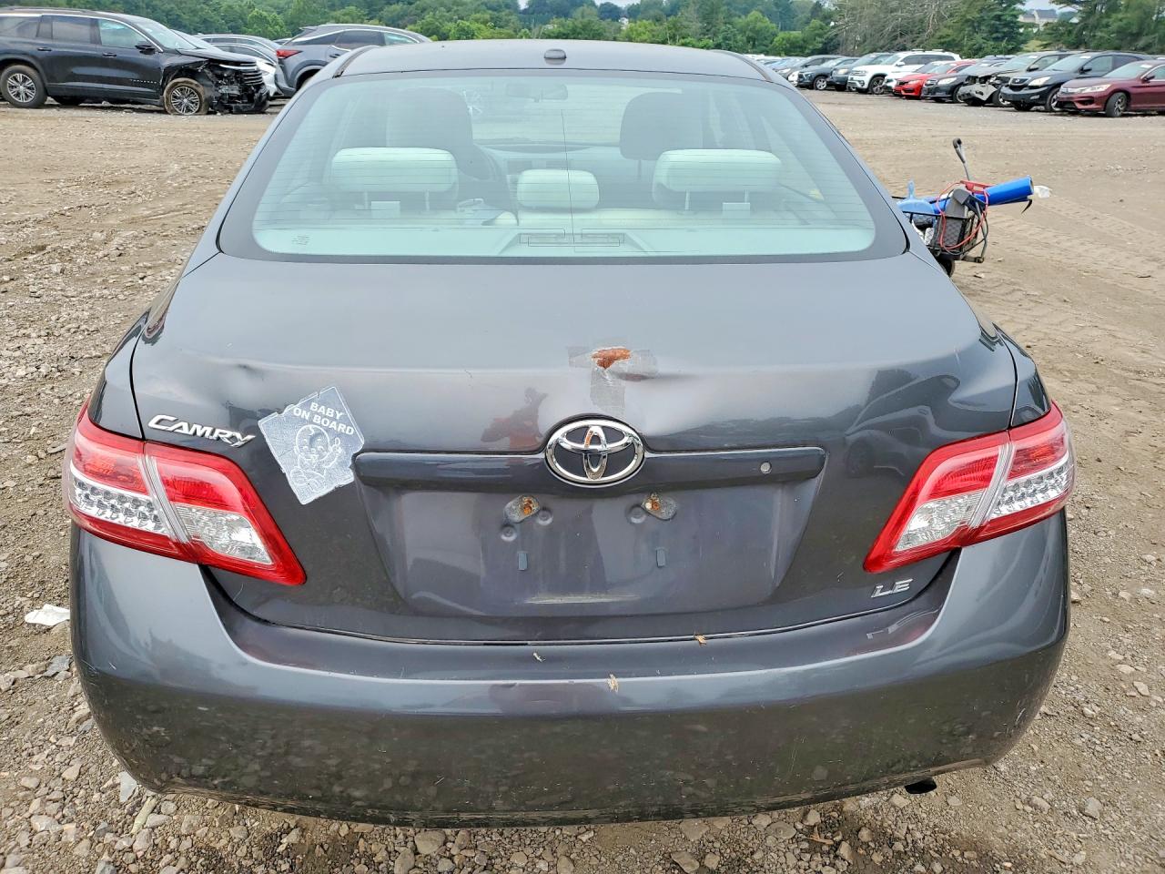 2010 Toyota Camry Le Серый vin: 4T4BF3EK4AR018337