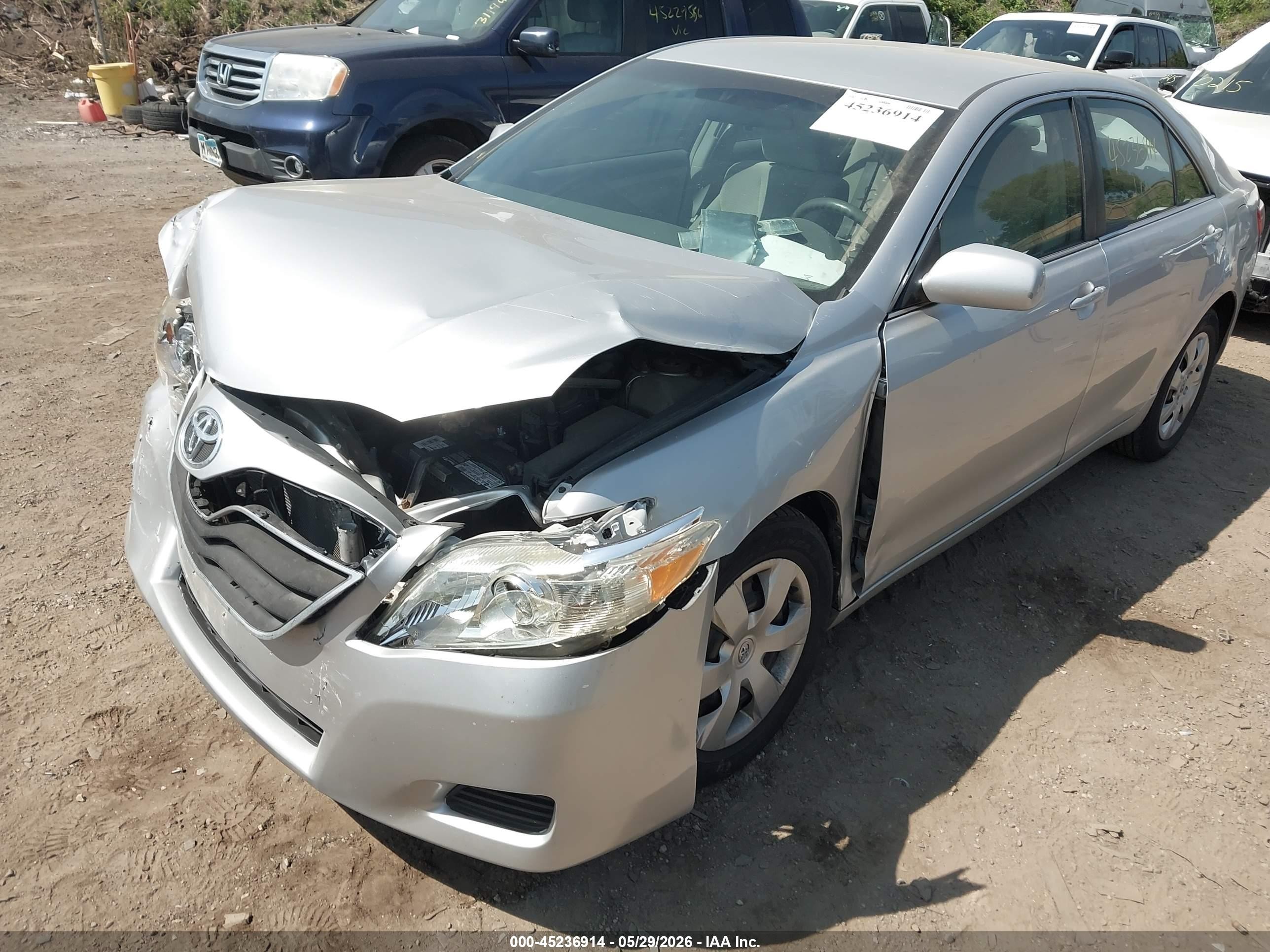 2010 Toyota Camry Le Silver vin: 4T4BF3EK4AR023392