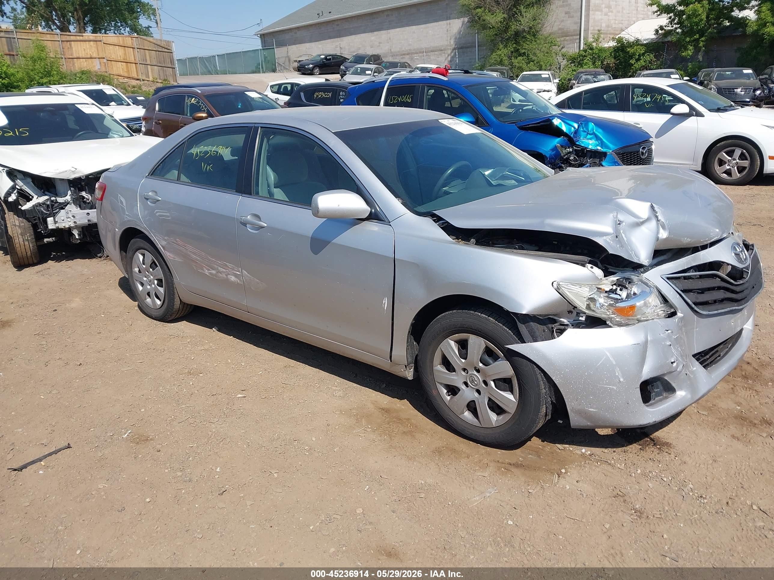 2010 Toyota Camry Le Silver vin: 4T4BF3EK4AR023392