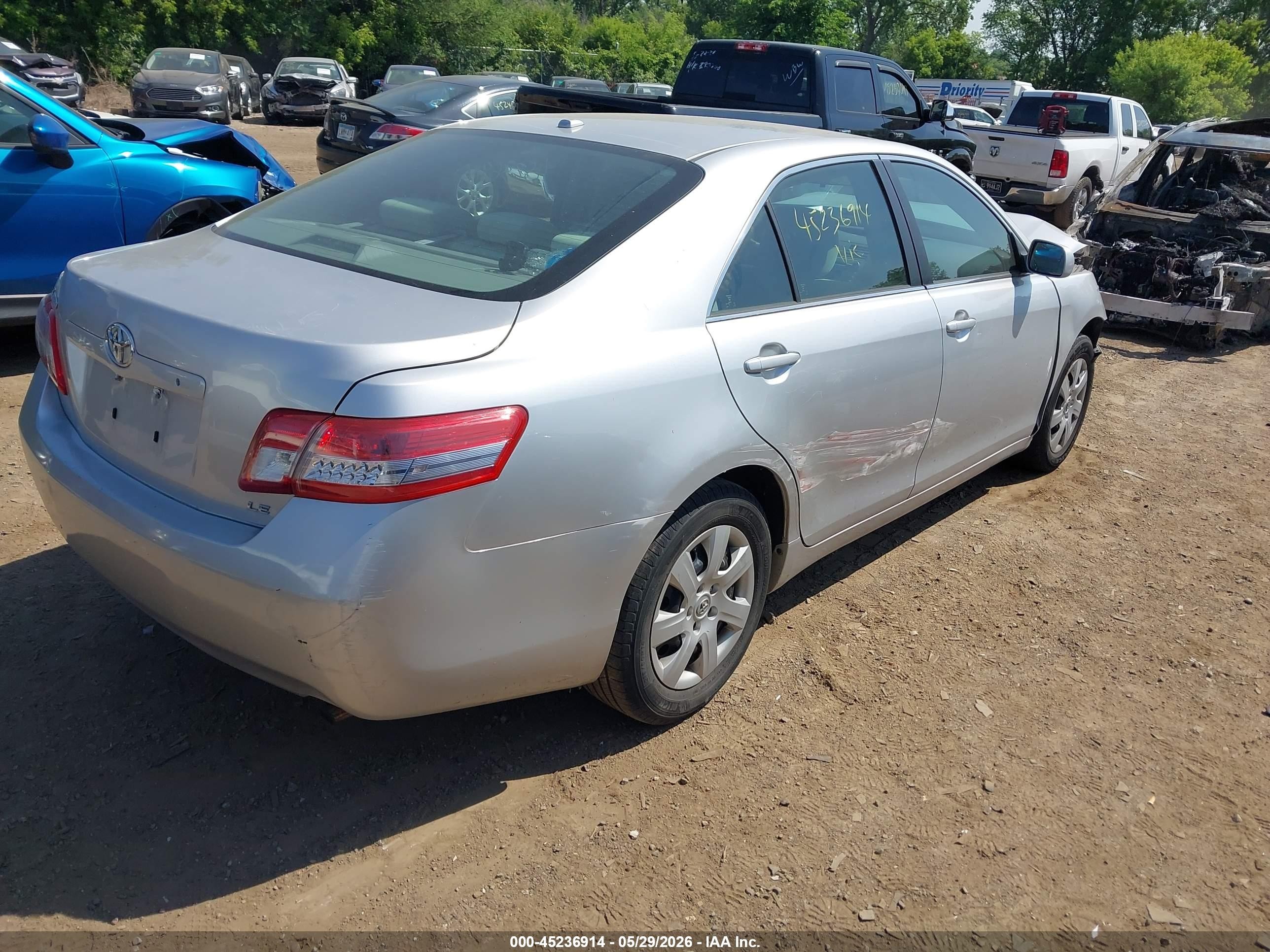 2010 Toyota Camry Le Silver vin: 4T4BF3EK4AR023392