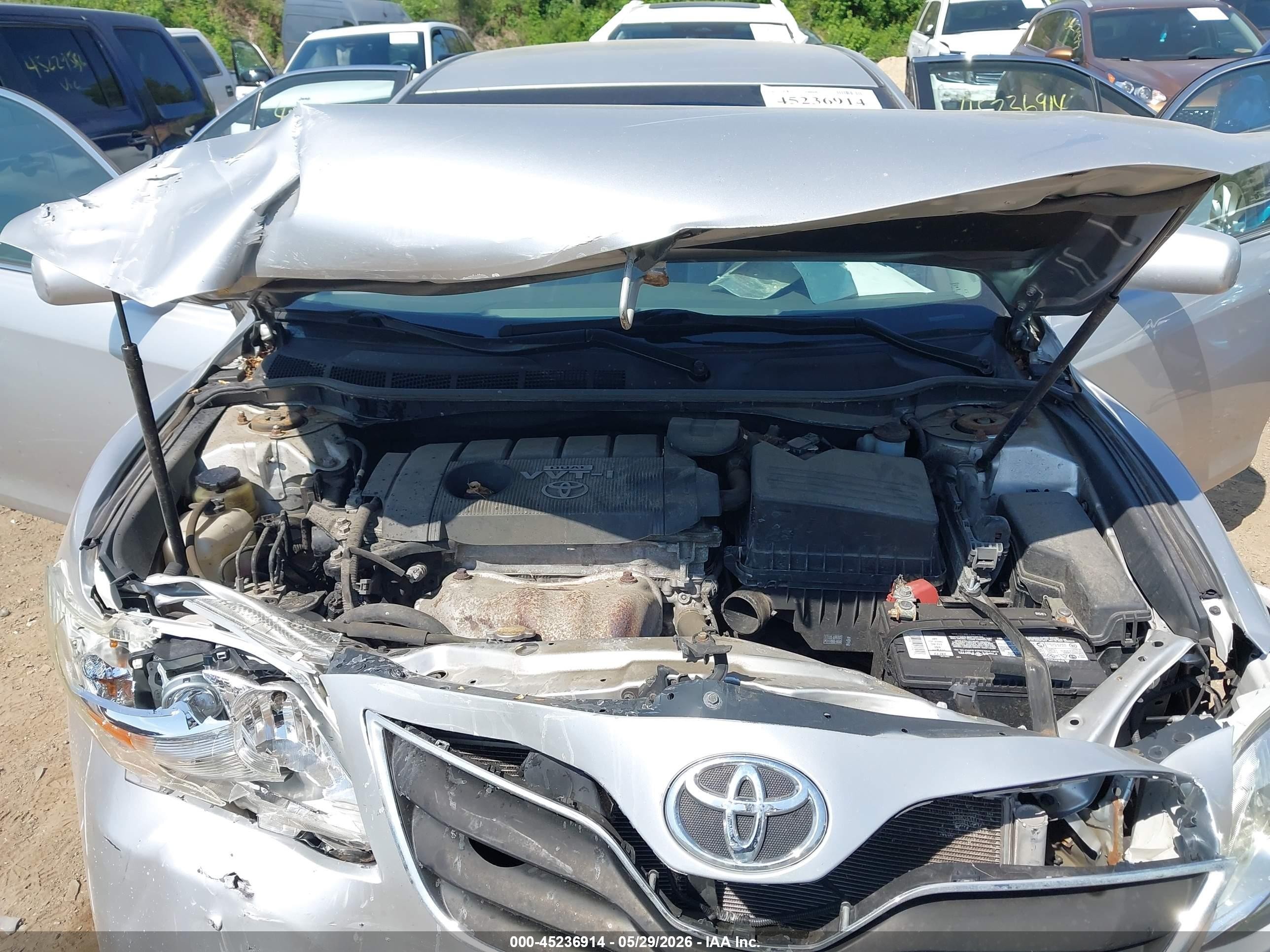 2010 Toyota Camry Le Silver vin: 4T4BF3EK4AR023392