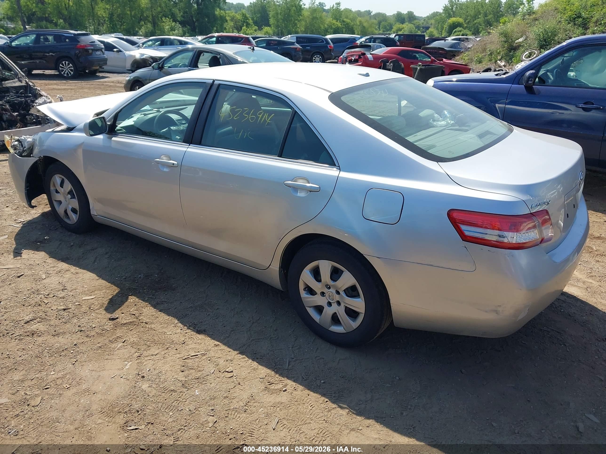 2010 Toyota Camry Le Silver vin: 4T4BF3EK4AR023392