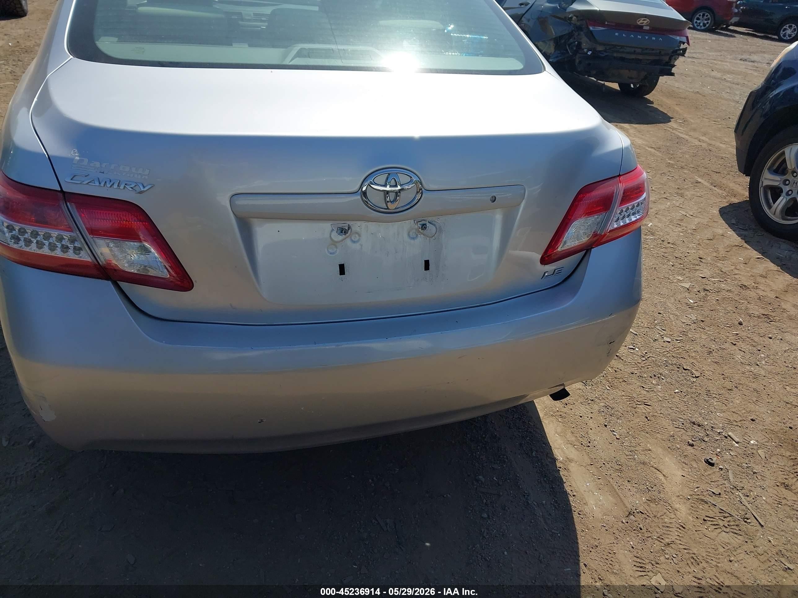 2010 Toyota Camry Le Silver vin: 4T4BF3EK4AR023392